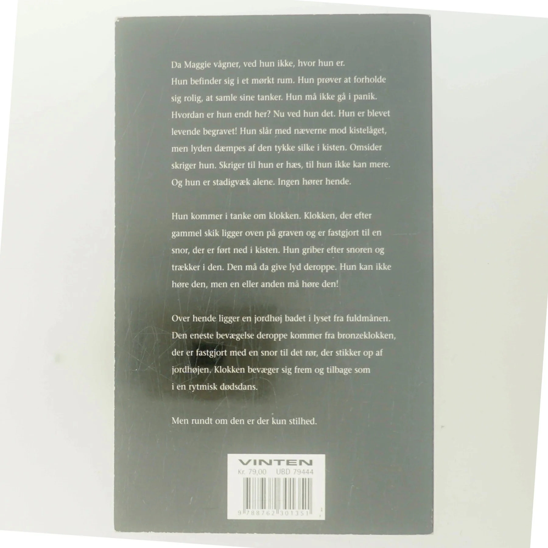 Stille som i graven af Mary Higgins Clark (Bog)