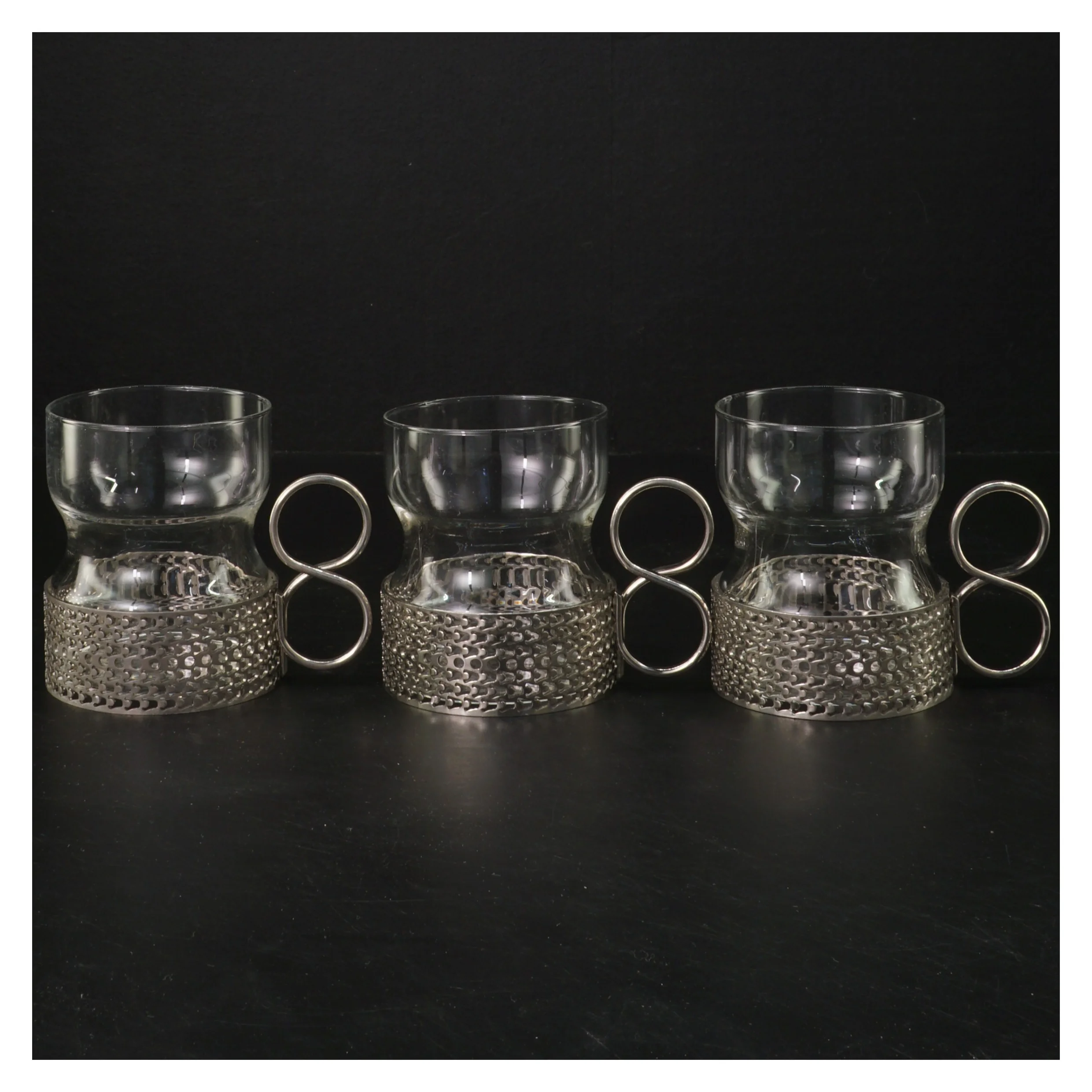 Timo Sarpaneva, Iitalla. Irsk kaffe glas med holder i metal