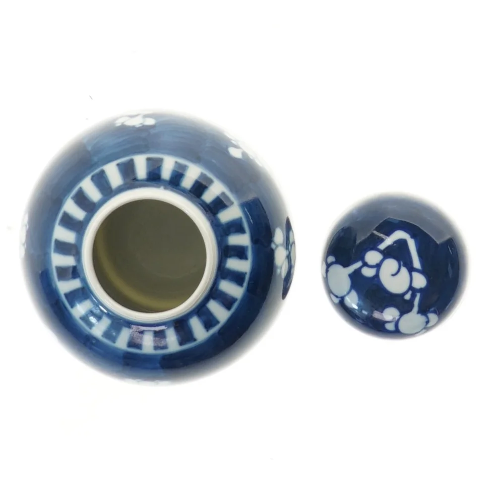 Gammel ingefærkrukke i porcelæn med låg (højde 11,5 cm)