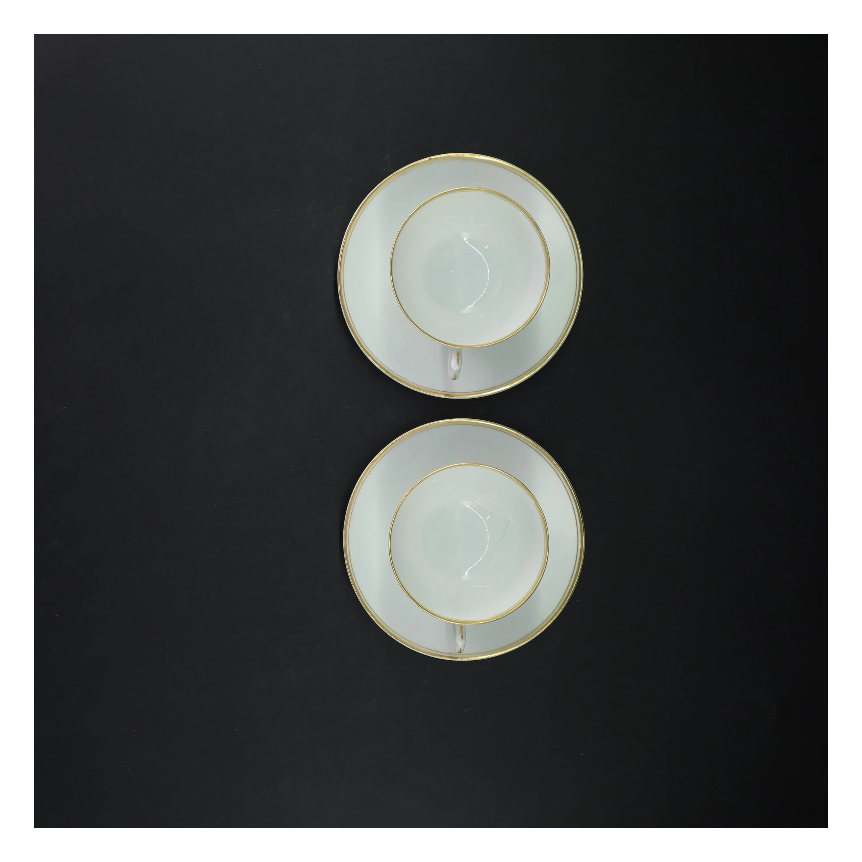 Sæt med kaffekopper og underkopper fra Bing Og Grøndal (str. kop ø 8,5 cm, underkop ø 13 cm)