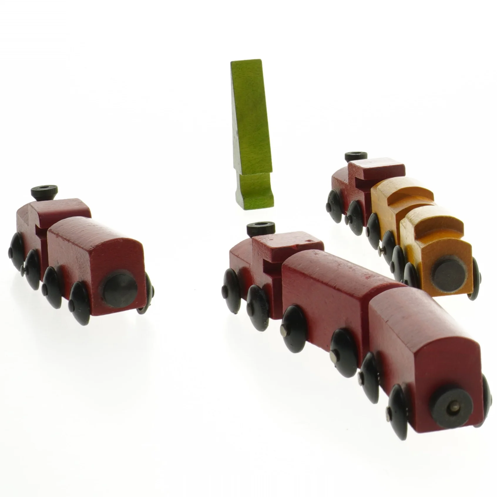 Træ legetøjstog med træer (str. 8 cm)