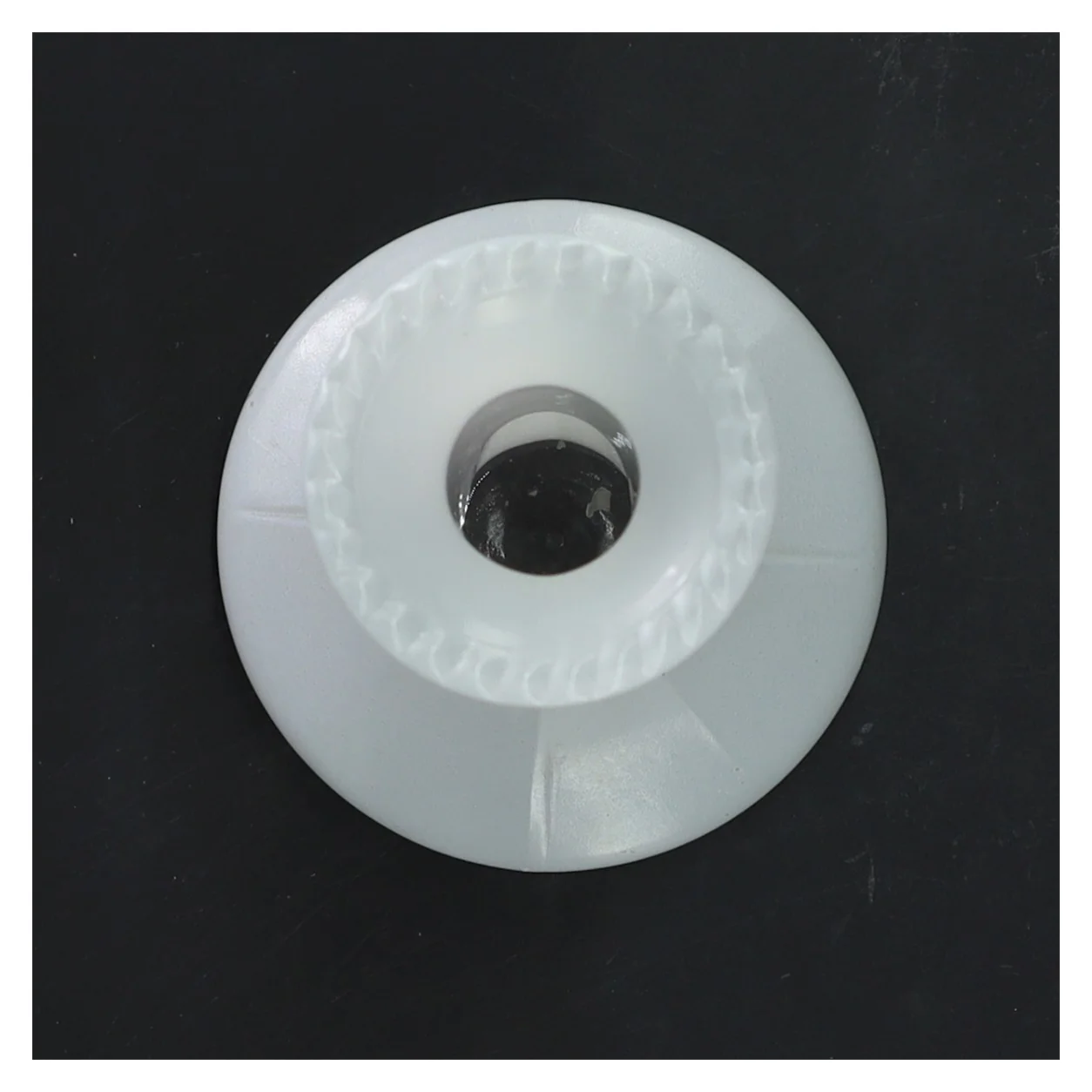 Hvid lysestage (str. 15 cm)