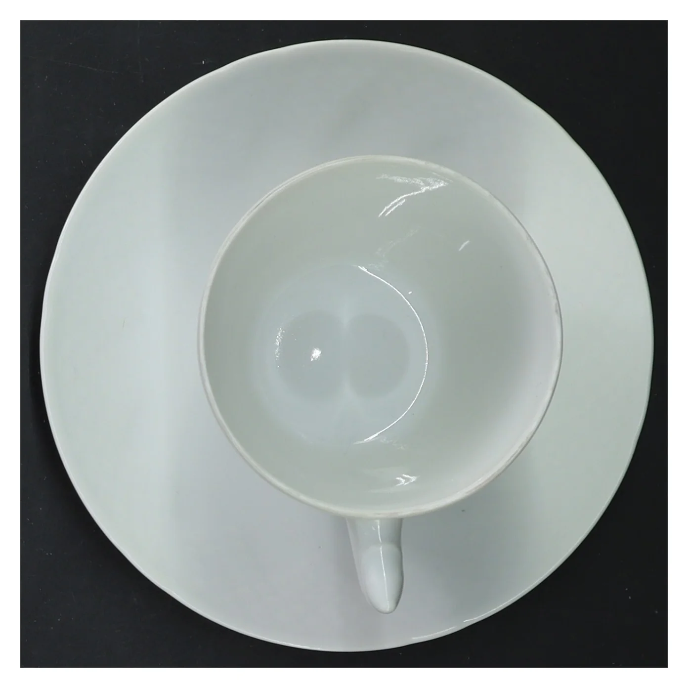 B&G hvide kaffekopper samt underkopper (str. 7 underkopper (ø 14 cm), 5 kopper (5 cm) cm)