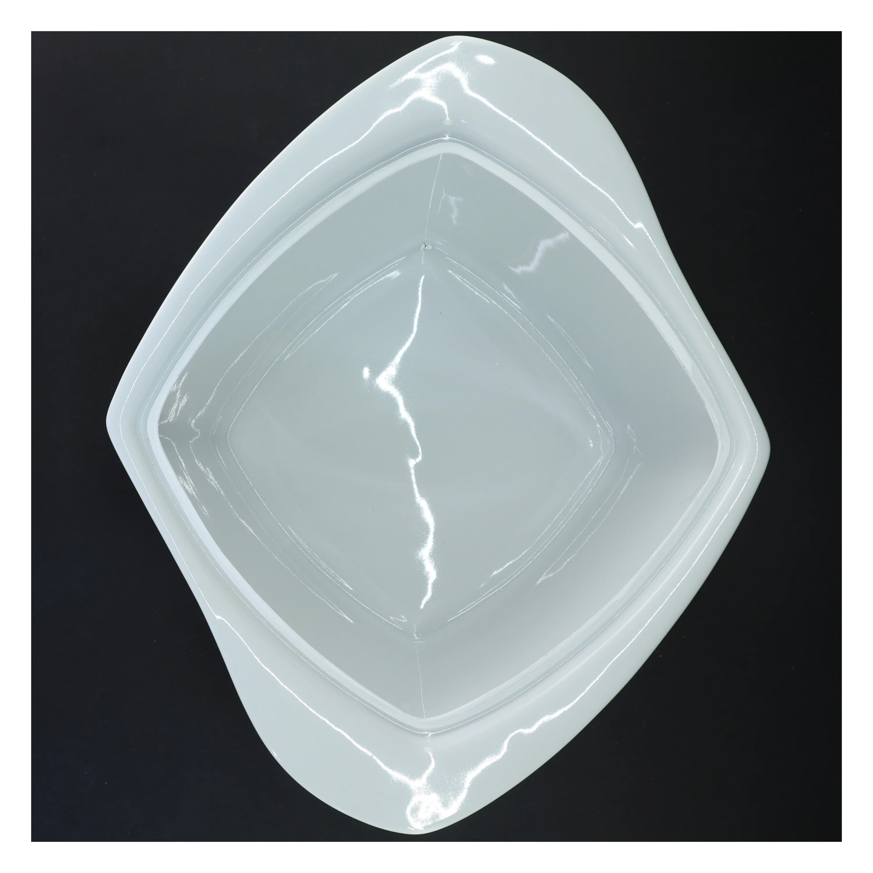 Porcelæns skål med låg fra Fyrklöveten Victoria (str. Ø 27 cm)