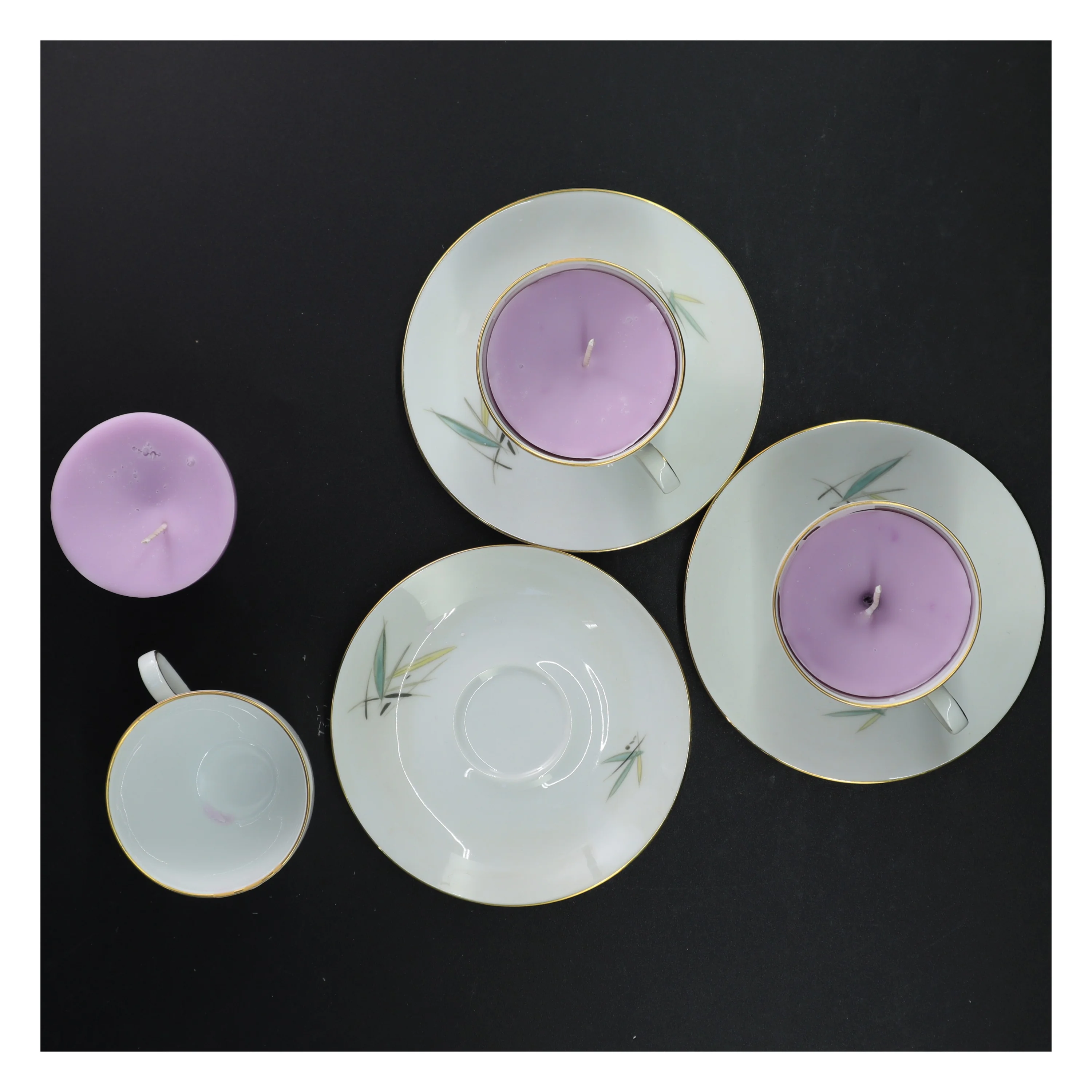 Duftlys i thekopper.