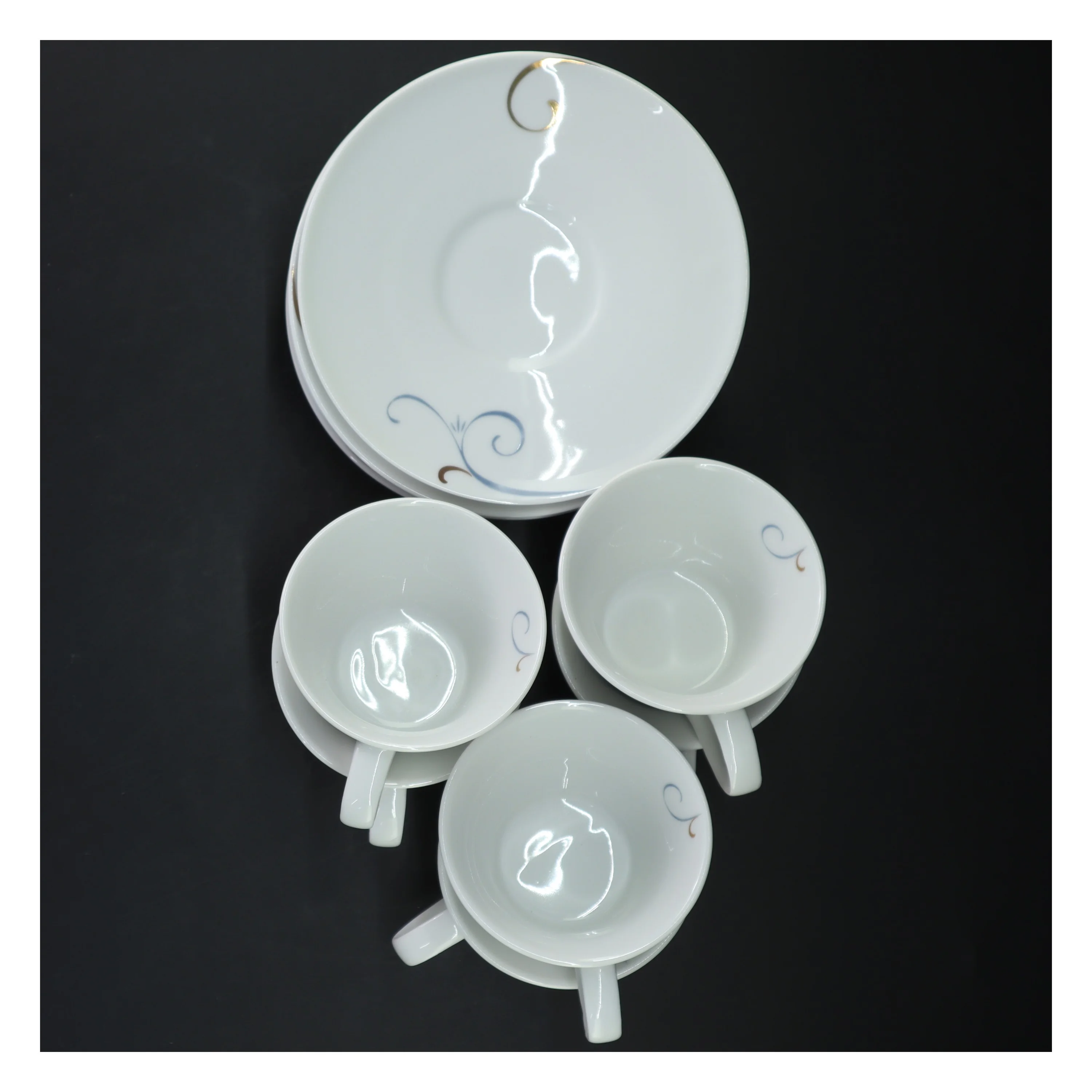 Porcelæns kaffesæt med tallerkener og kopper fra Victoria (str. ø 16 cm, 6 stykx cm)