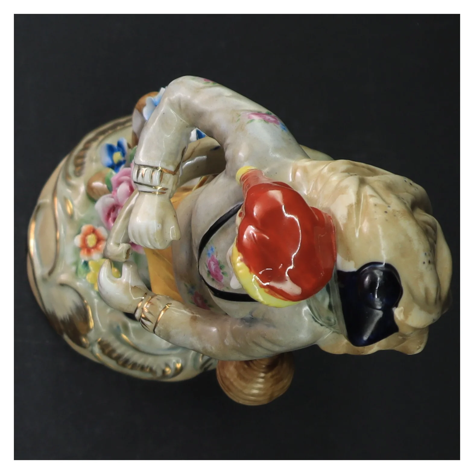 Porcelænsfigur af vandbærer (str. 27 cm)