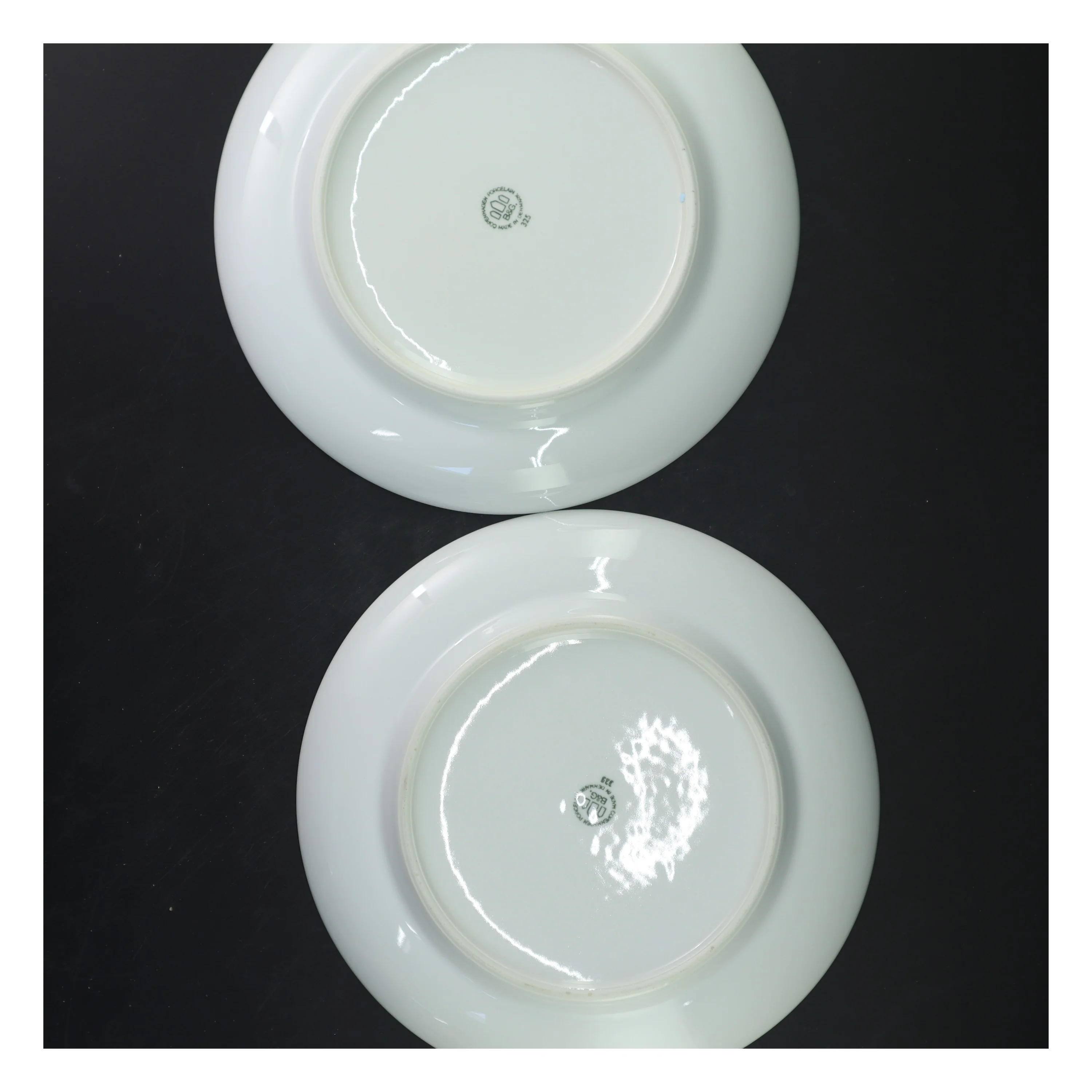 Hvidpot porcelænstallerkener fra B&G (str. Ø 25 cm)