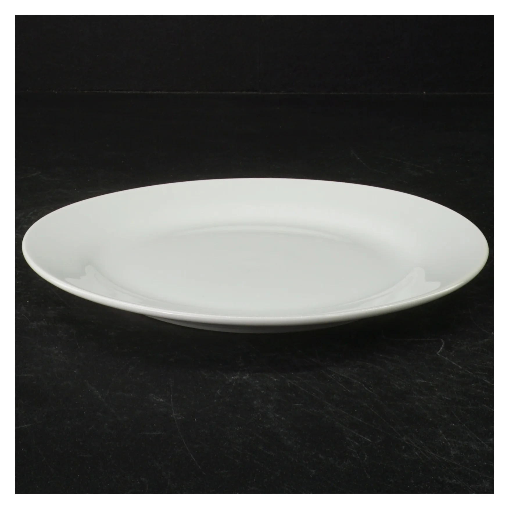 Hvid tallerken (str. 19,5 cm)