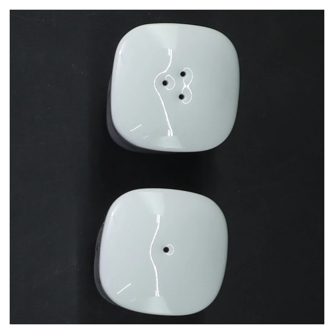 Salt- og peberbøsser fra Fyrklöveren Victoria (str. 7,5 cm)