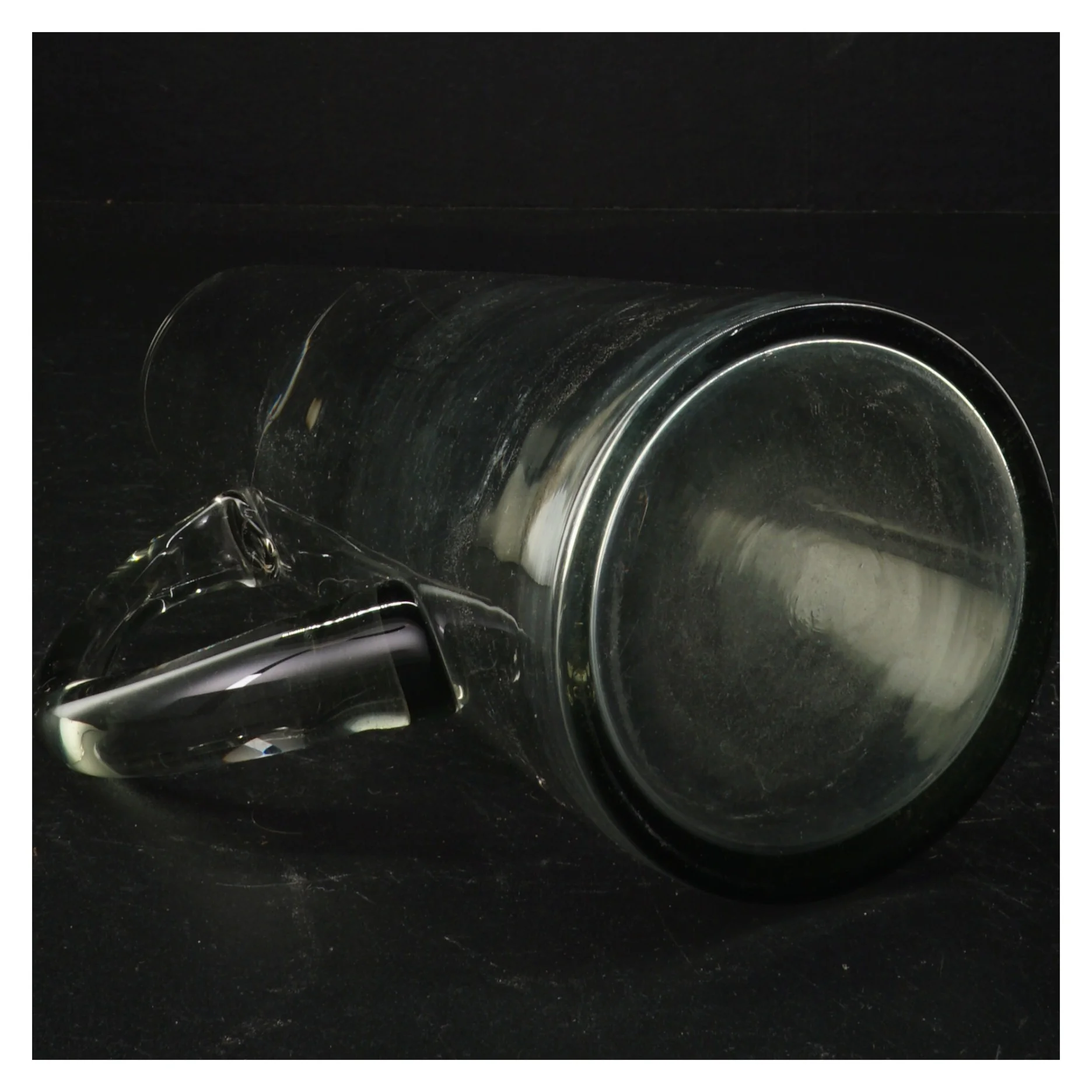 Glas kande med revner fra Glas Kande (str. 24 x 9 cm)