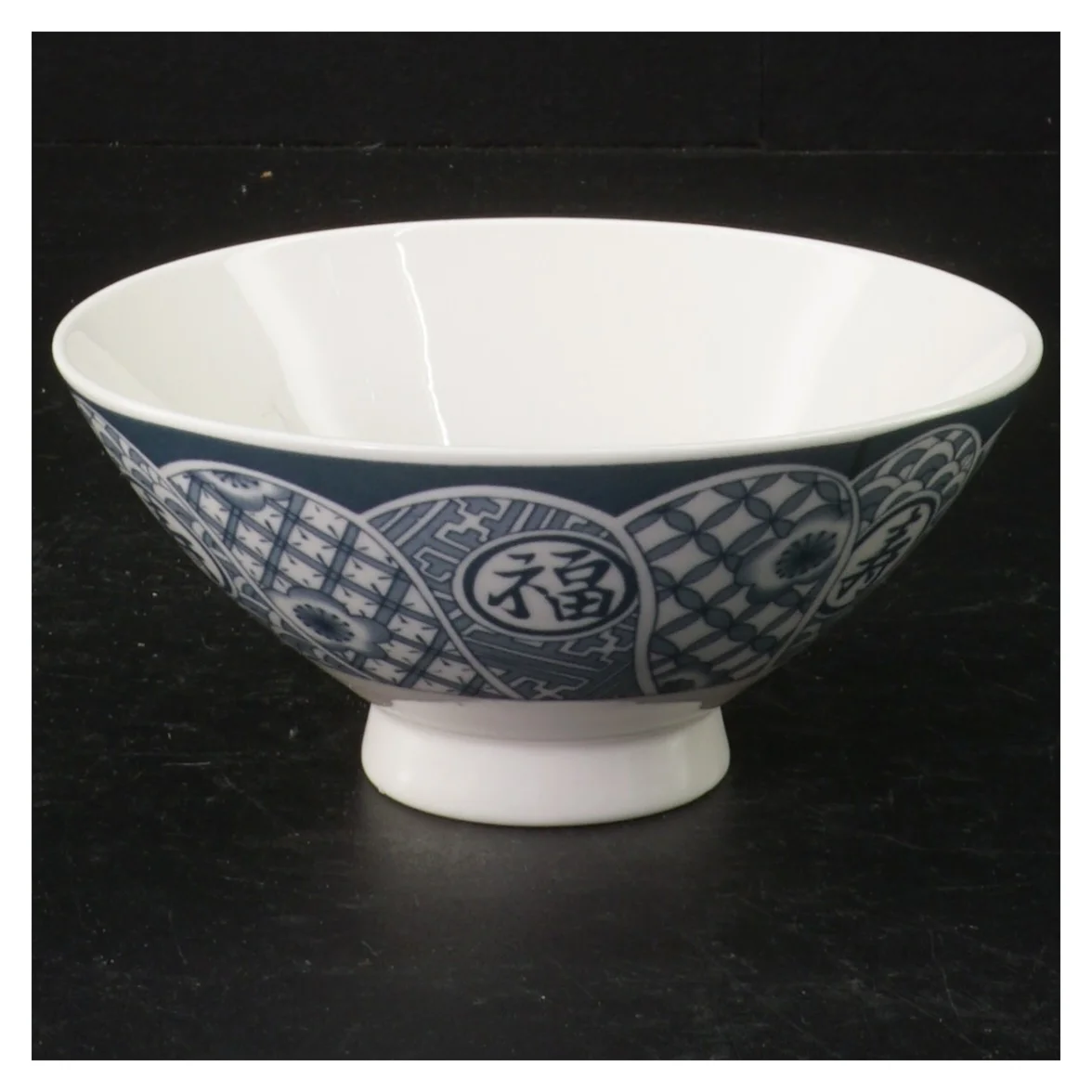 2 skåle porcelæn med blåt mønster (str. Ø 12 cm)