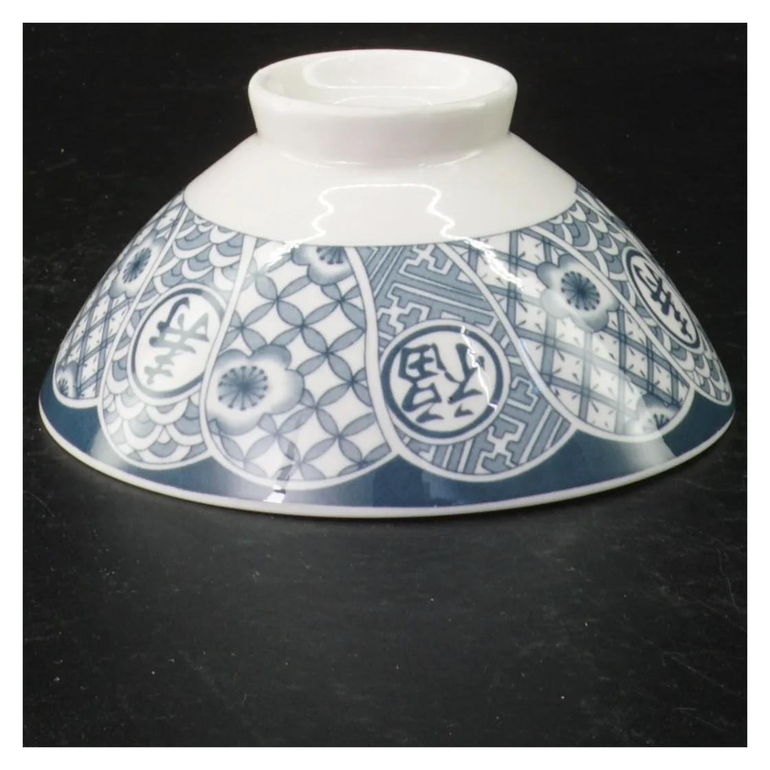 2 skåle porcelæn med blåt mønster (str. Ø 12 cm)