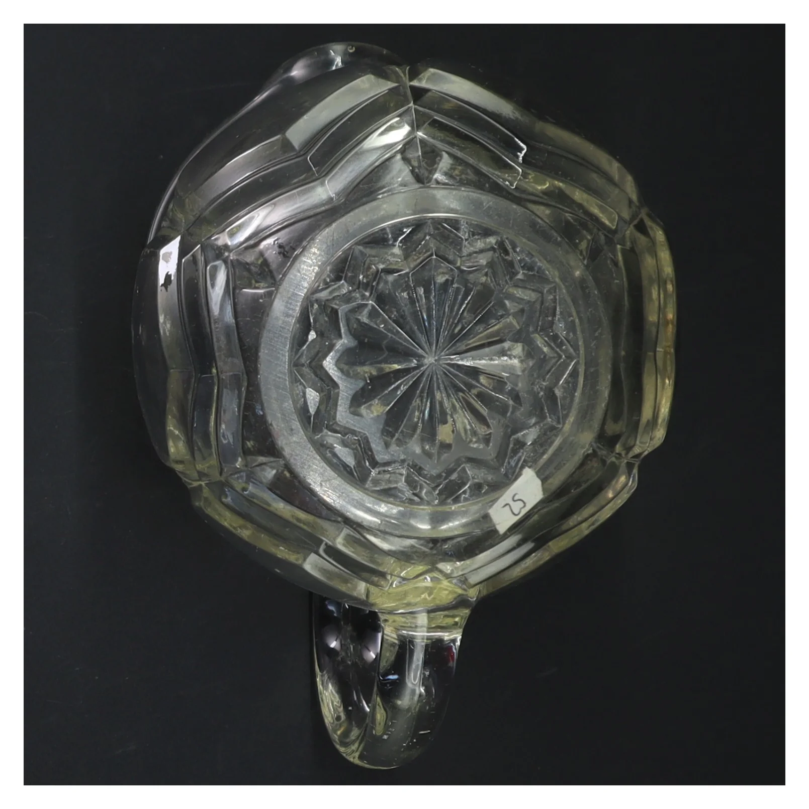 Glaskande med mønster (str. H. 15 cm. ø. 11 cm)