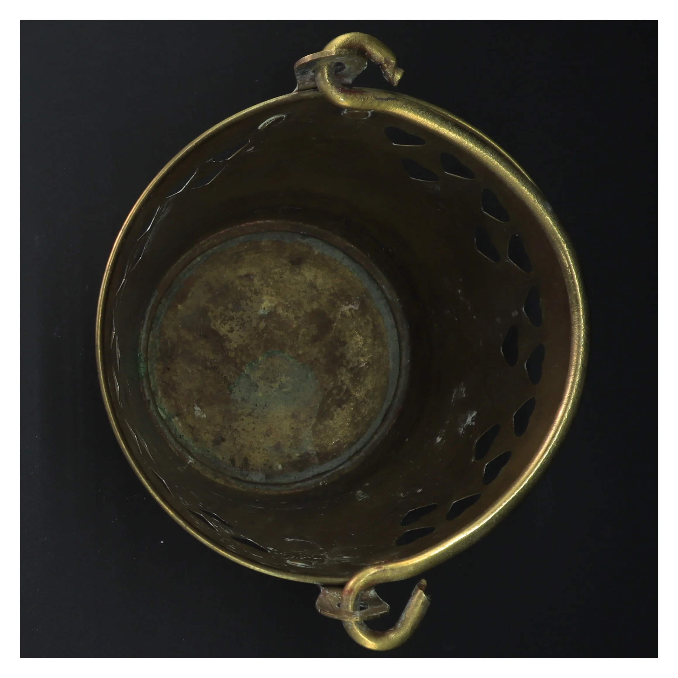 Antik messing potte med håndtag (str. 16 cm)