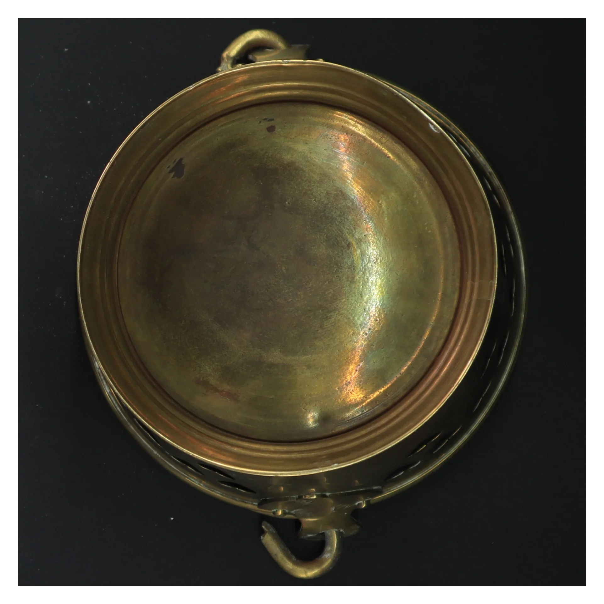 Antik messing potte med håndtag (str. 16 cm)
