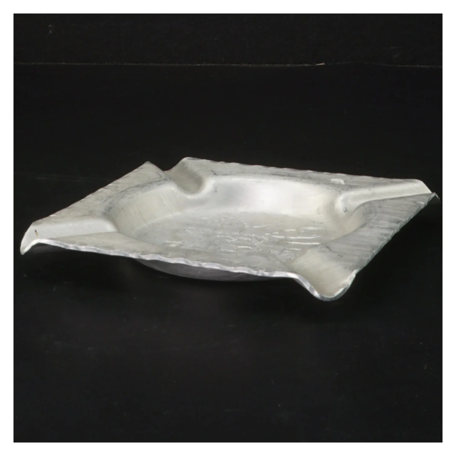 Askebæger i aluminium (str. 13,5 x 13,5 cm)