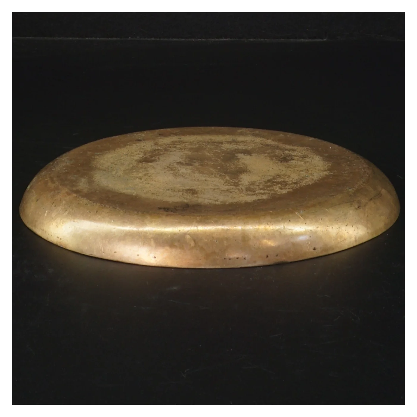 Dekorativt messingfad (str. Ø. 16,5 cm)