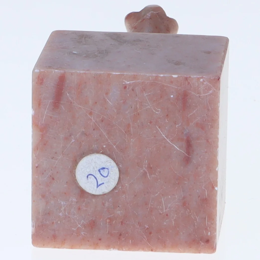 Skildpadde skulptur på base (str. 6x3,5 cm)