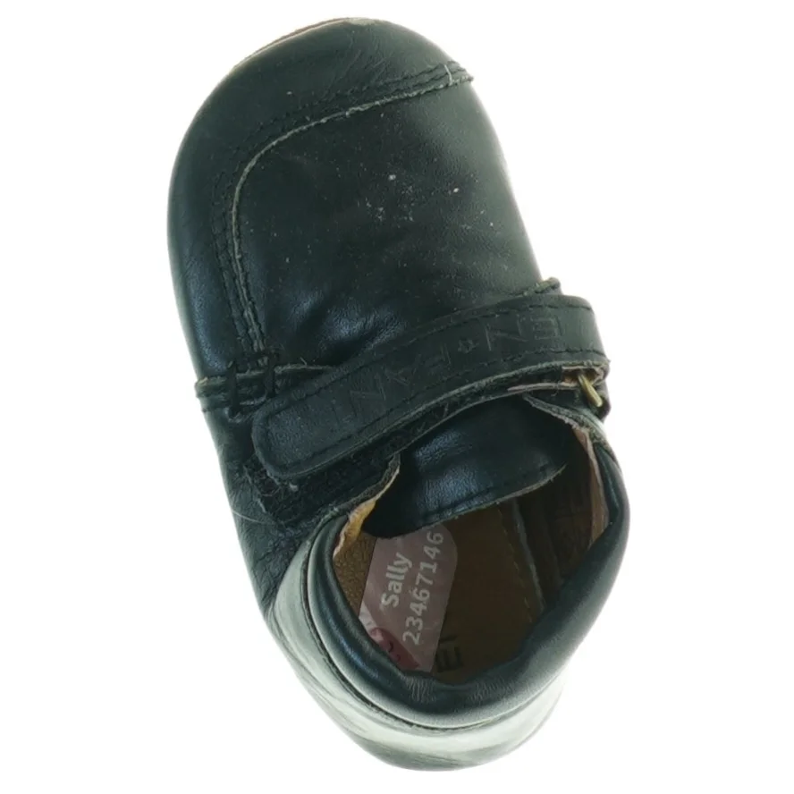 Sorte læderbørnesko med velcro (str. 20)