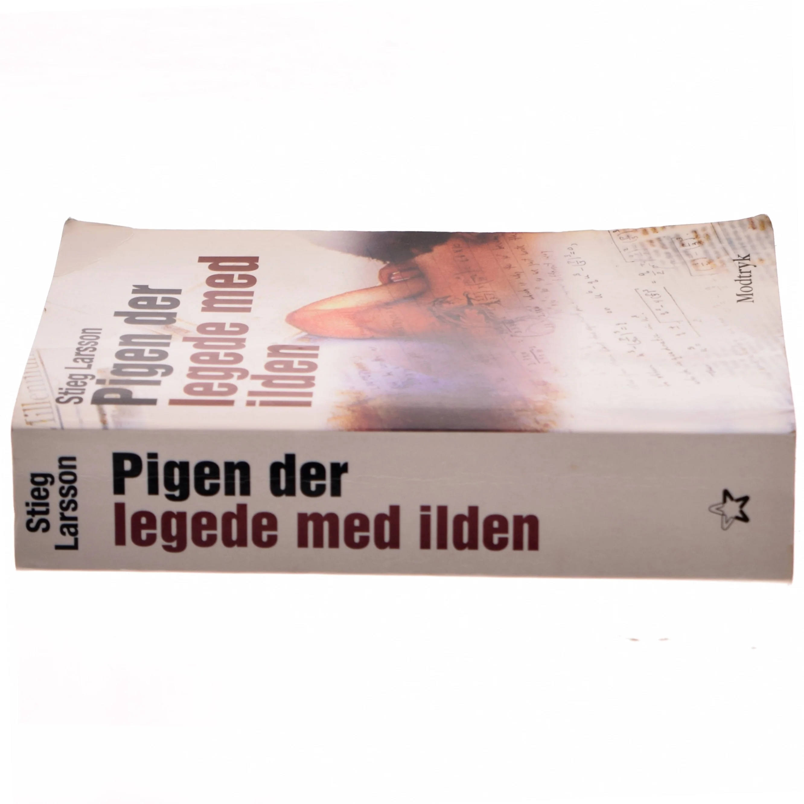 Pigen Der Legede Med Ilden (Millennium, 2. Bind) af Stieg Larsson (Bog)
