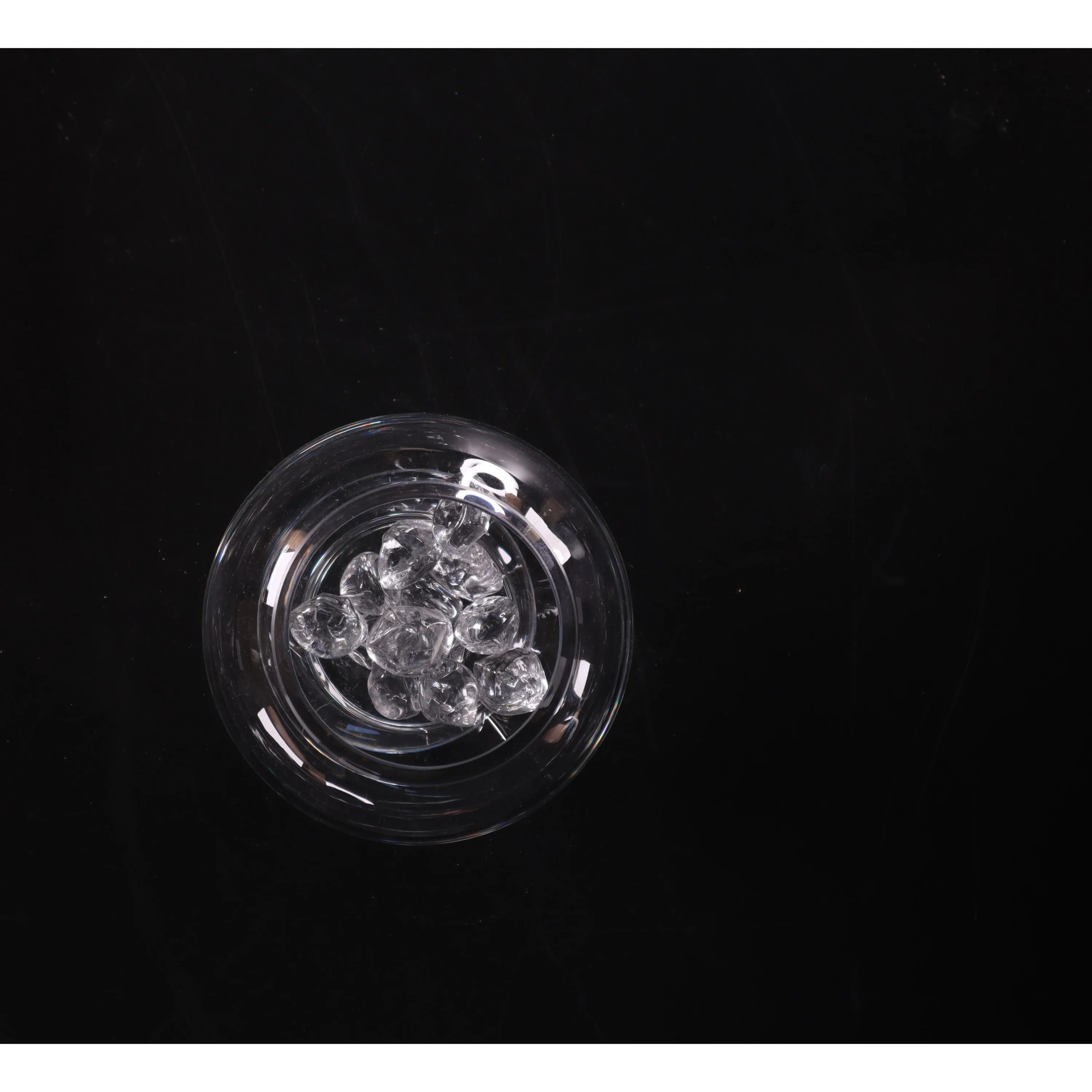 Glas vase med dekotrative glassten (str. 14 x 14 cm)