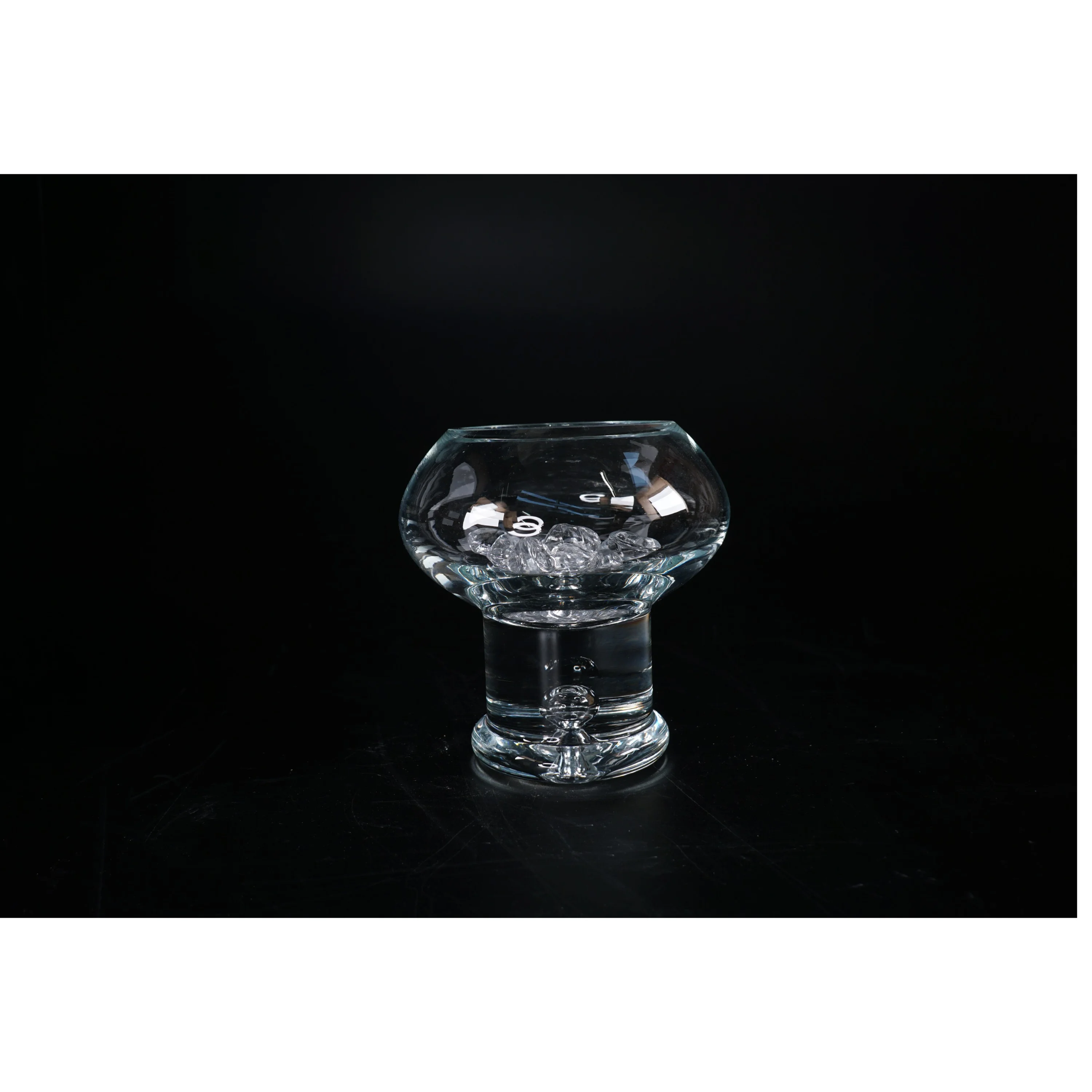 Glas vase med dekotrative glassten (str. 14 x 14 cm)