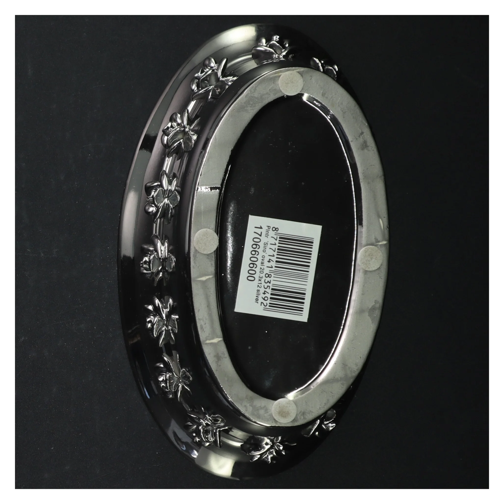 Ovalt sølvfarvet fad med rosendekoration (str. 21 x. 12 cm)