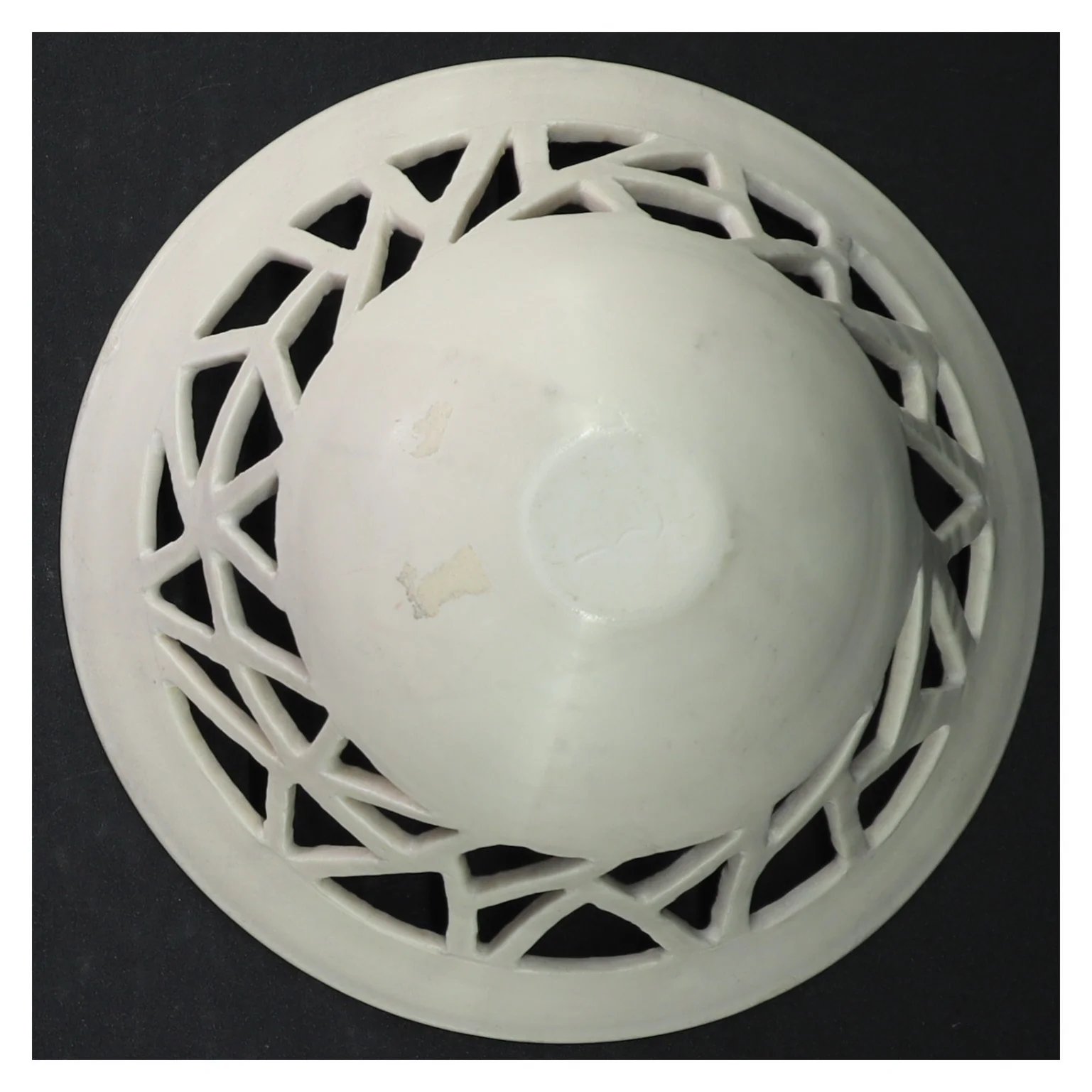 Hvid keramik frugtskål (str. Ø. 16 cm)