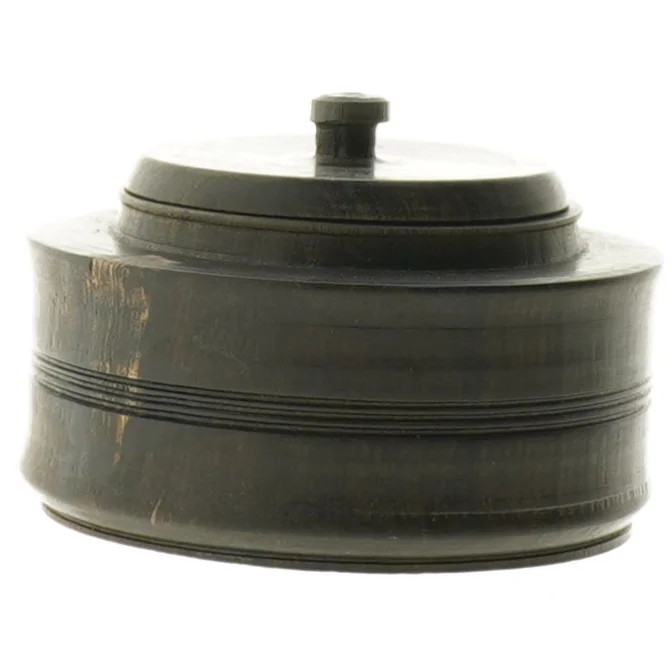 Gl. træ æske med låg (str. Ø. 11 cm. h 6 cm)