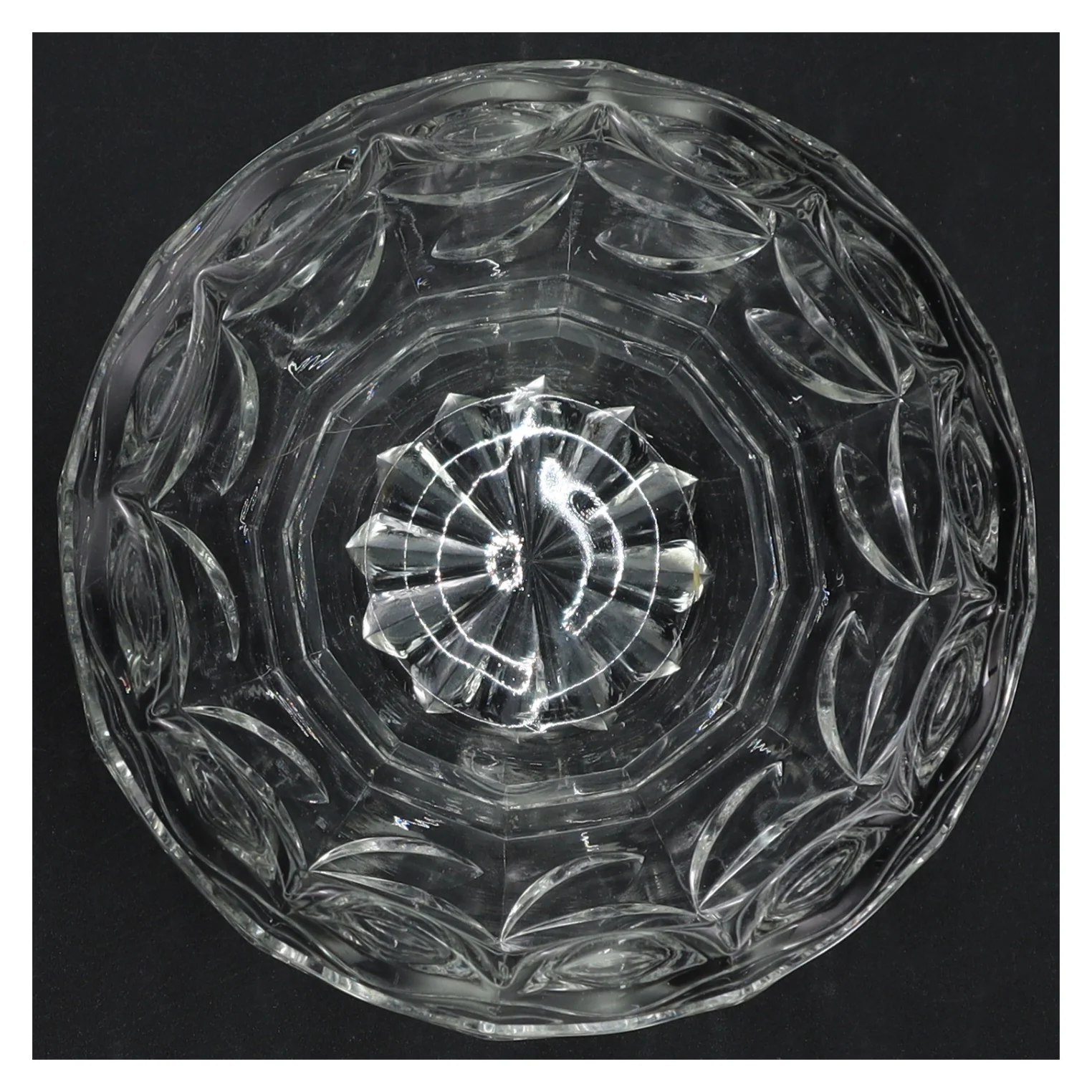 Krystalskål (str. H. 9 cm. ø. 14 cm)