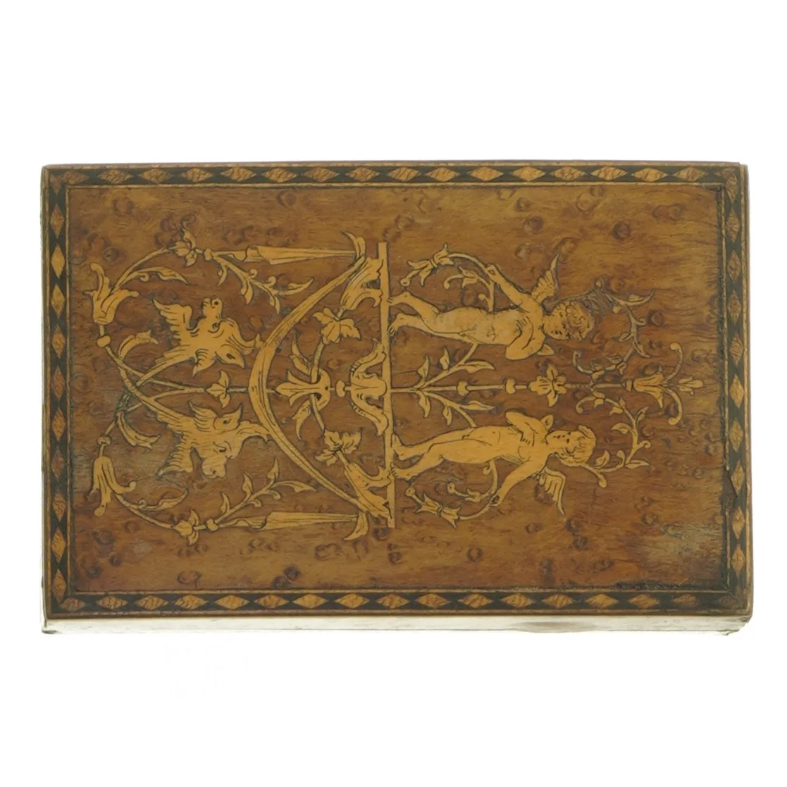 Gl. Trææske med engle på låg (str. 14 x 9 x 4 cm)