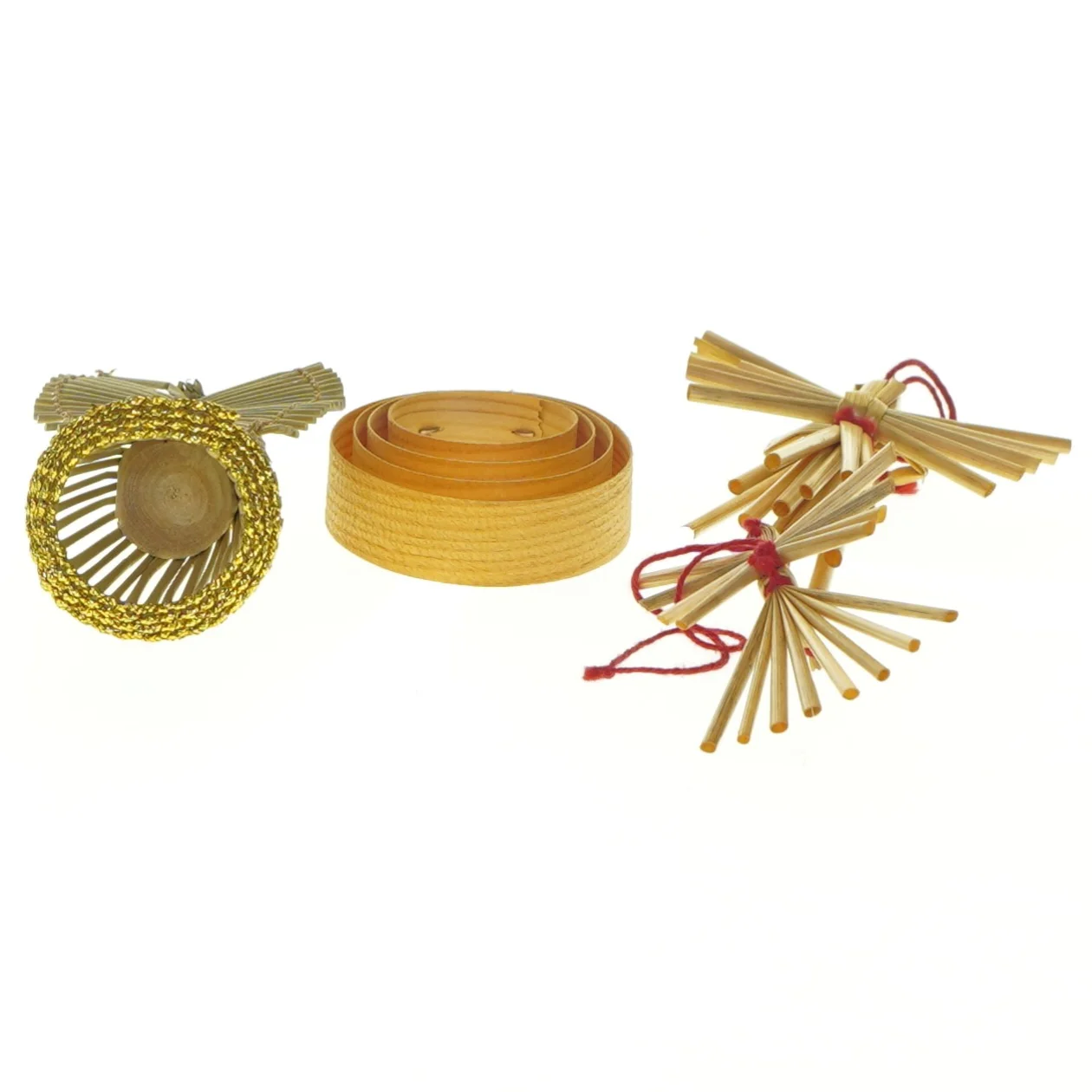 Julepynt i træ og strå (str. 8 x 5 cm)