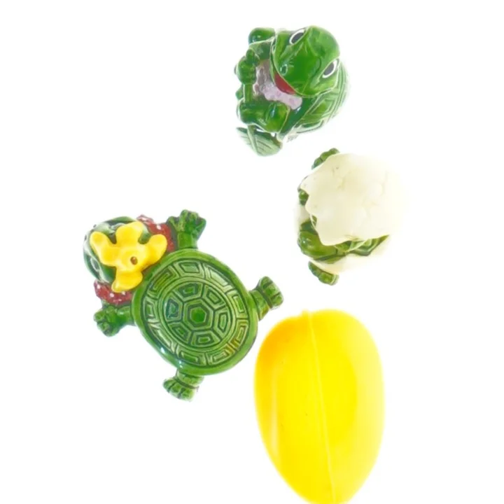 Skilpadder fra kinderæg (str. 4 x 2 cm)