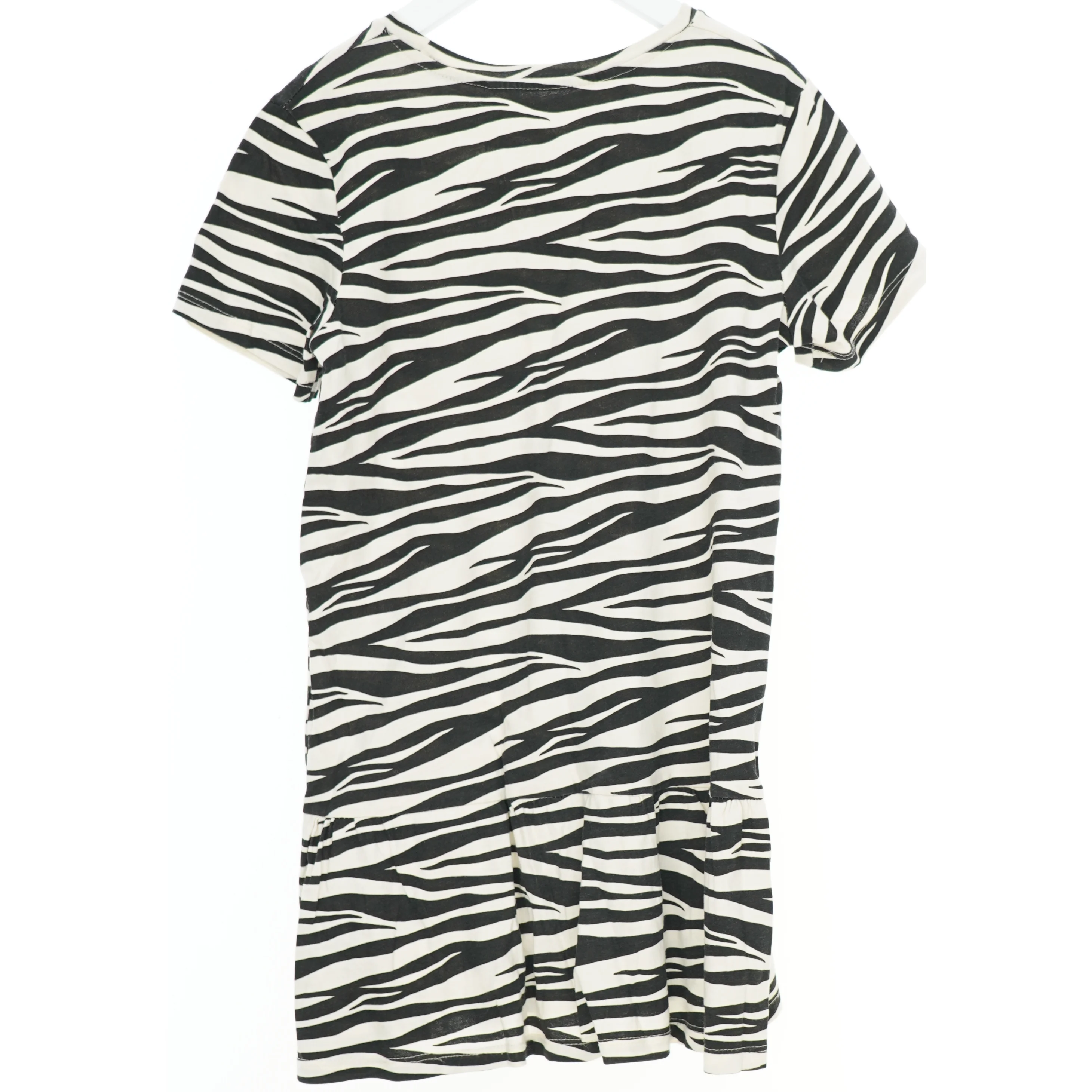 Kjole med zebramønster fra H&M (str. 122) 