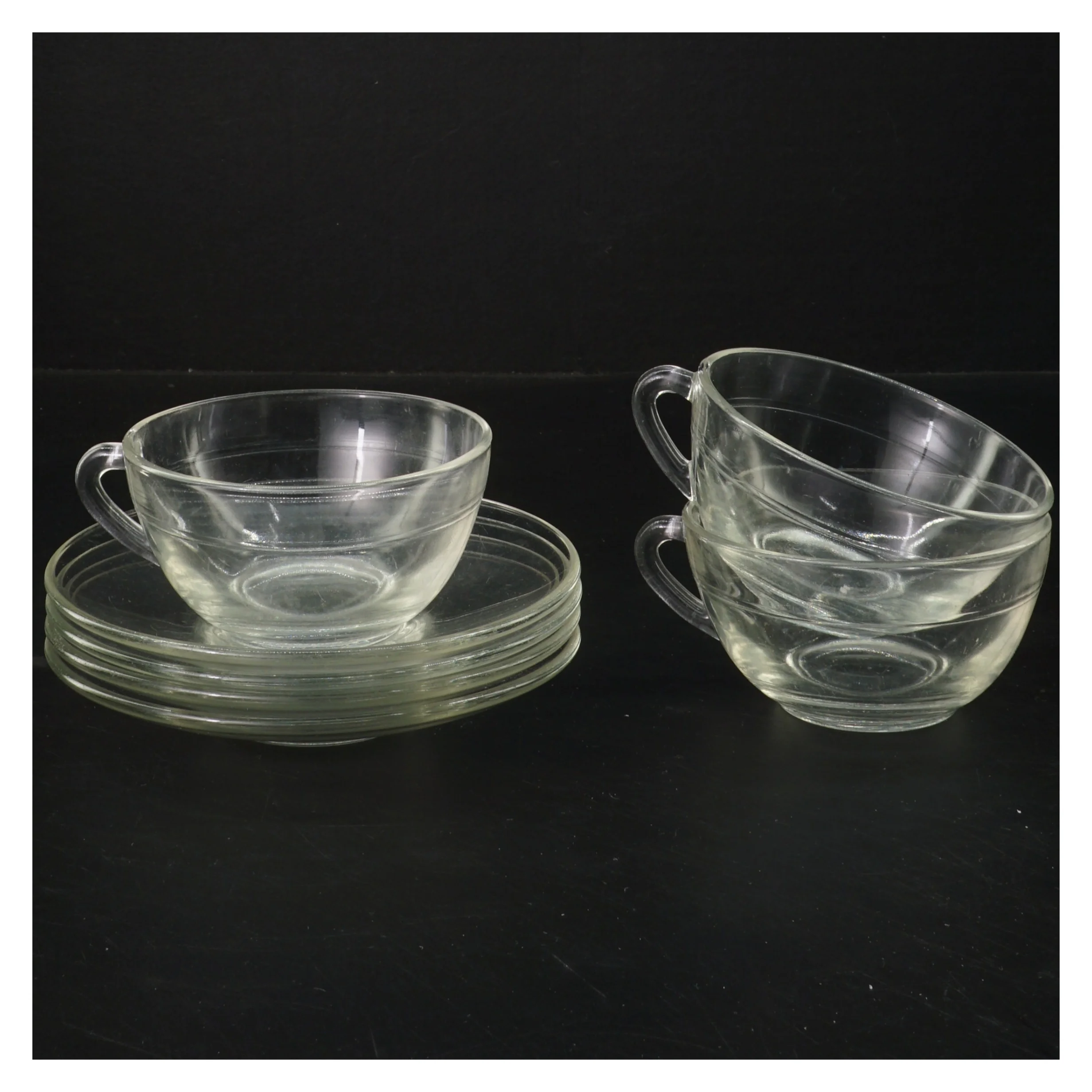 3 sæt franske glaskopper af gennemsigtige kopper og underkopper m.1 ekstra underkop