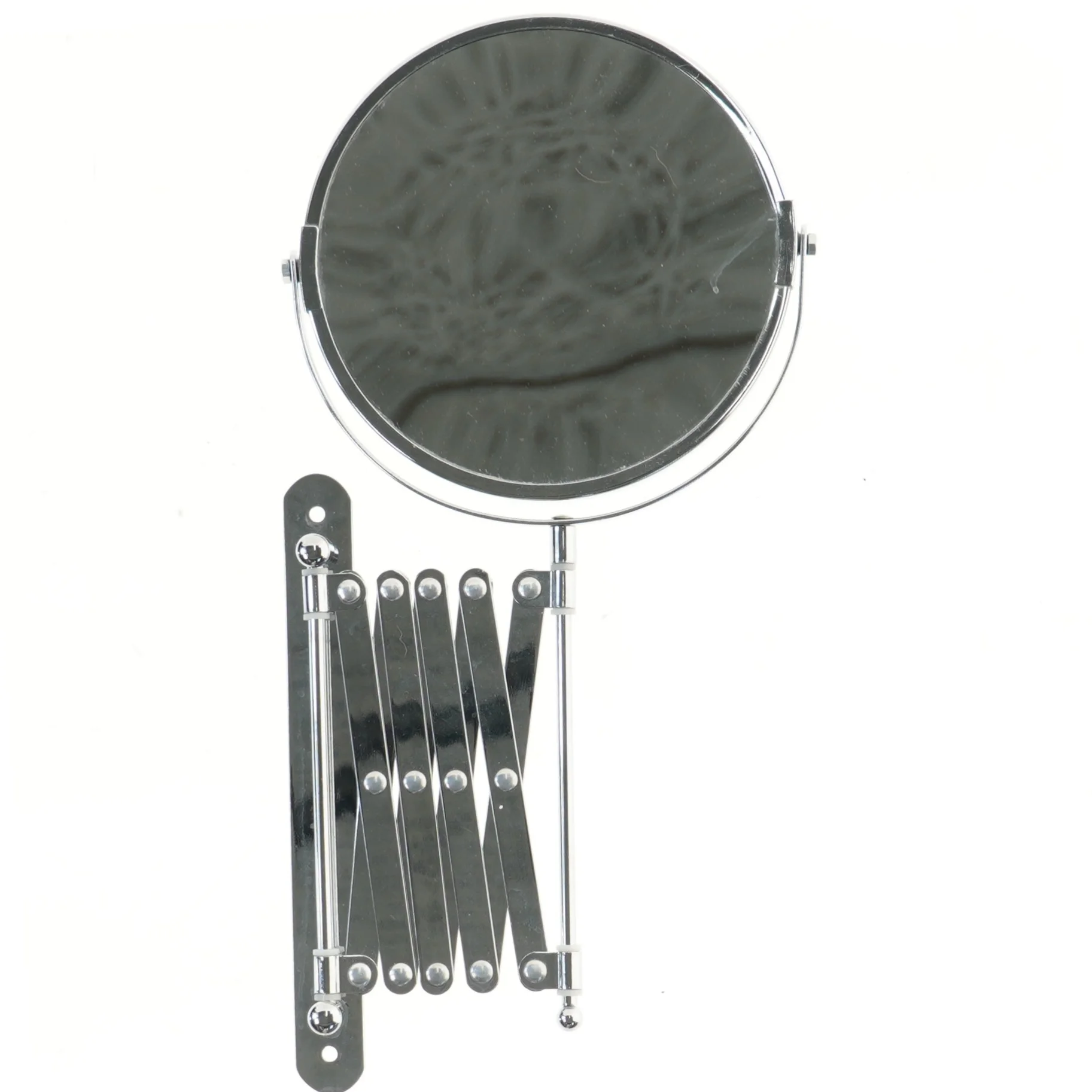 Udtrækkeligt vægspejl med krom finish fra Wenko (str. 36x19 cm)