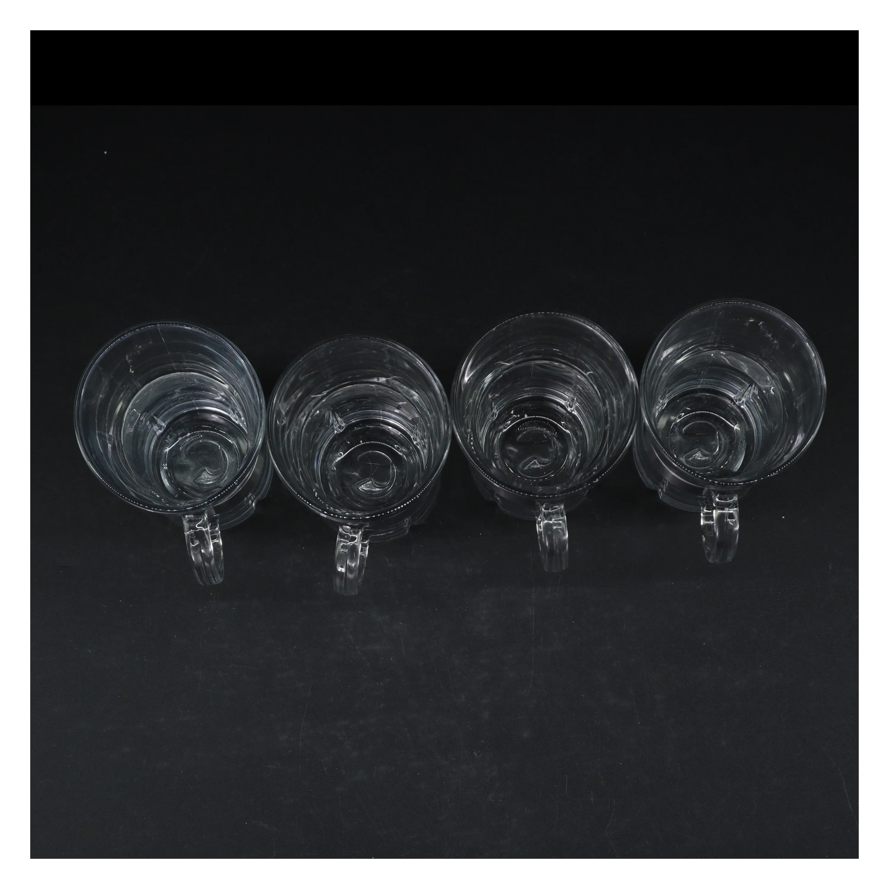 Glas krus (str. Ø. 7,5 cm. længde. 12 cm)