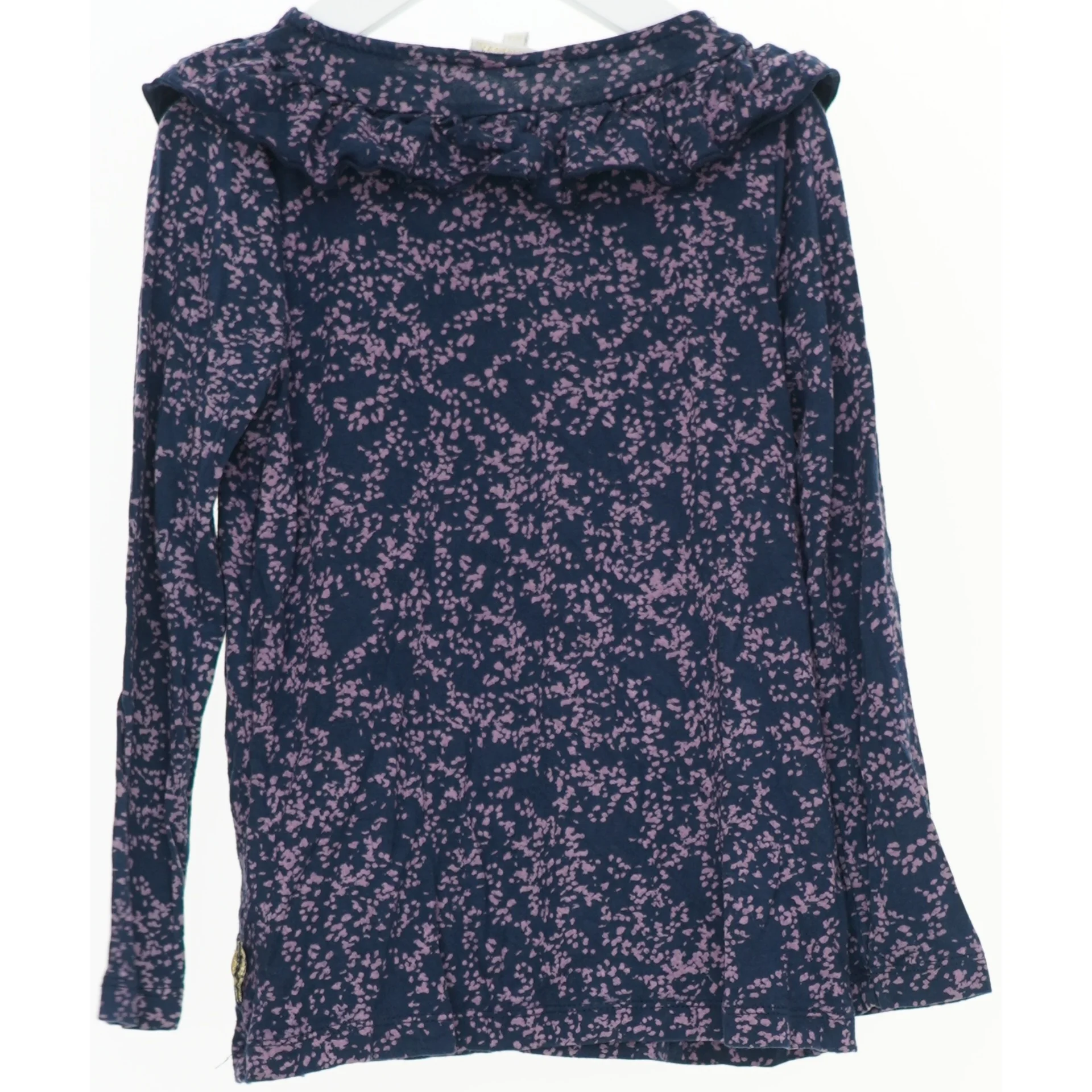 Langærmet bluse med mønster fra Pomp de Lux (str. 104)