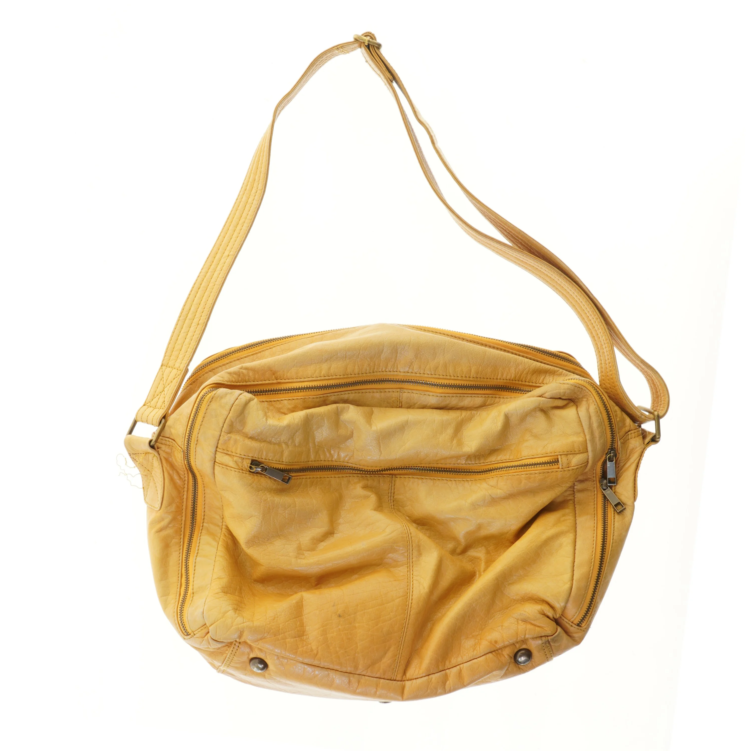 Beige læder pusletaske med lynlåse (str. 50x36 cm)