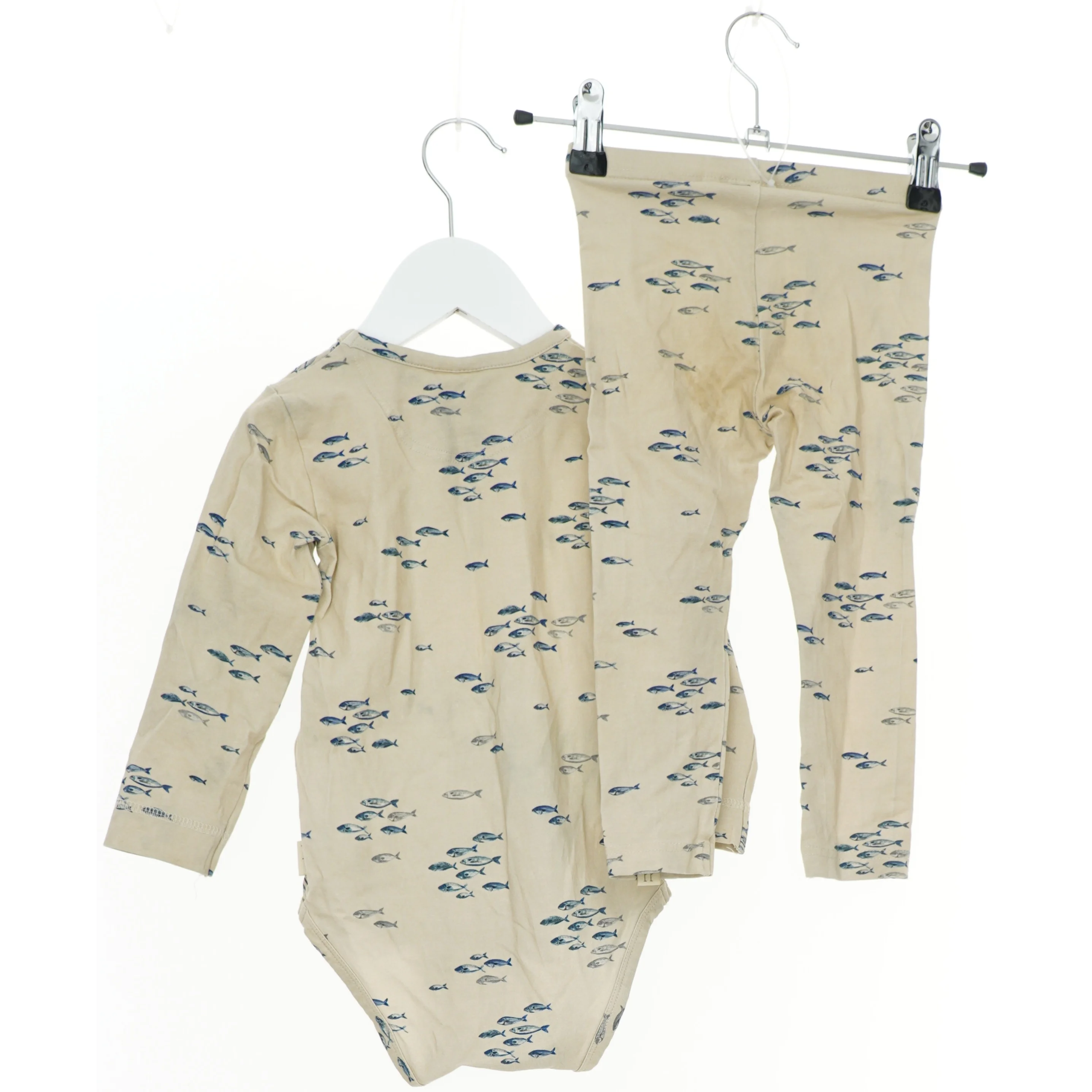 Sæt med fiskemønster fra Petit Piao (str. 86)