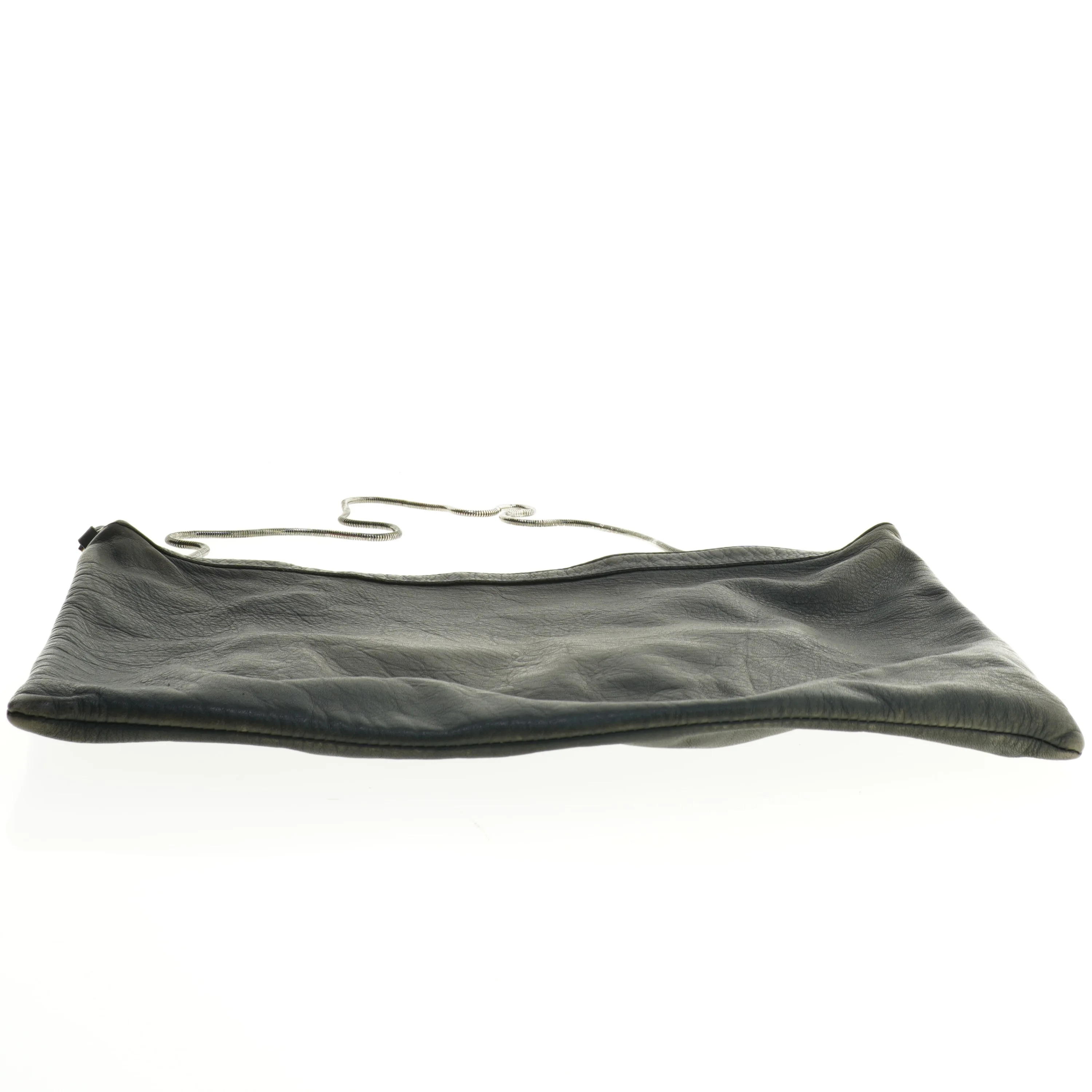 Sort skuldertaske i læderlook (str. 36 x 26 cm)