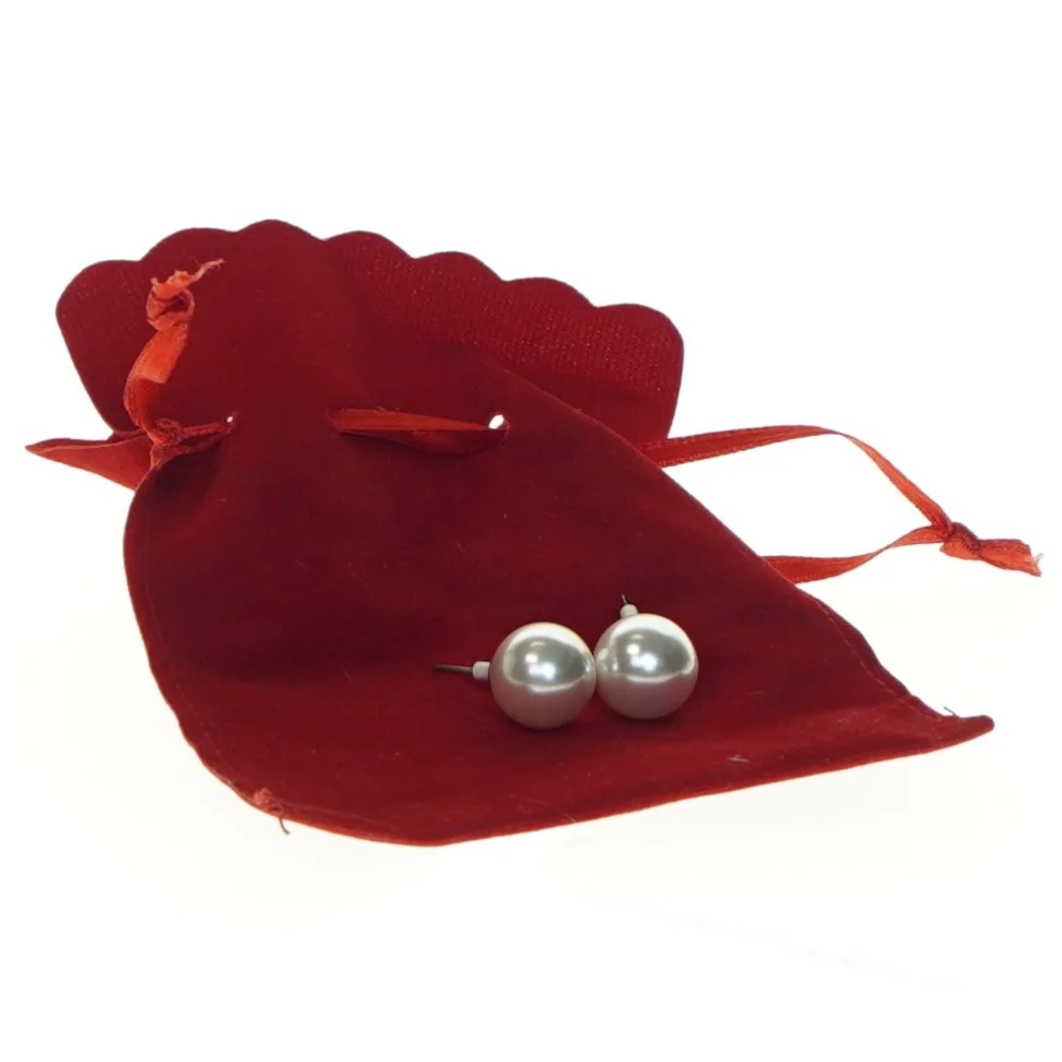 Perleøreringe med fløjlspose (str. 2,5 cm)