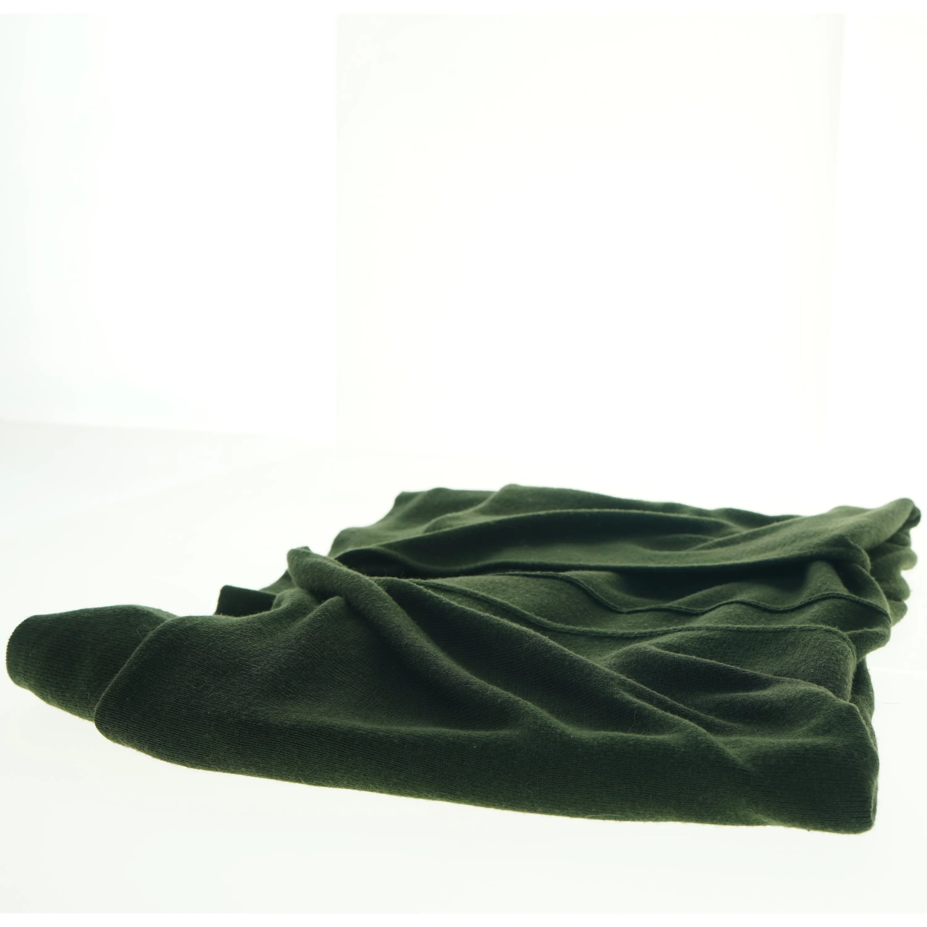 Grønt sjal af mærket Izi (str. 78,5 x, 103 cm)