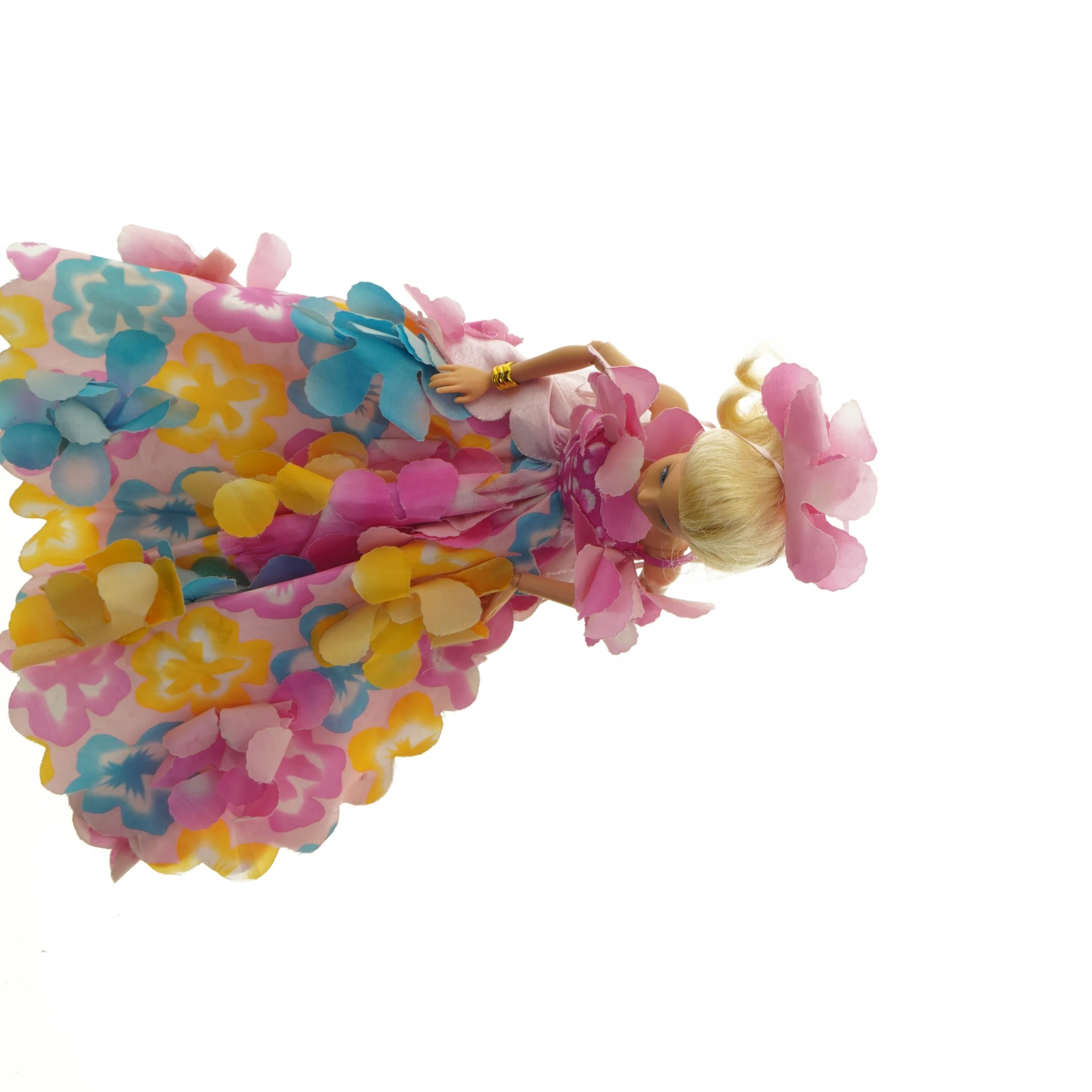 Dukke med blomsterkjole (str. 32 cm)