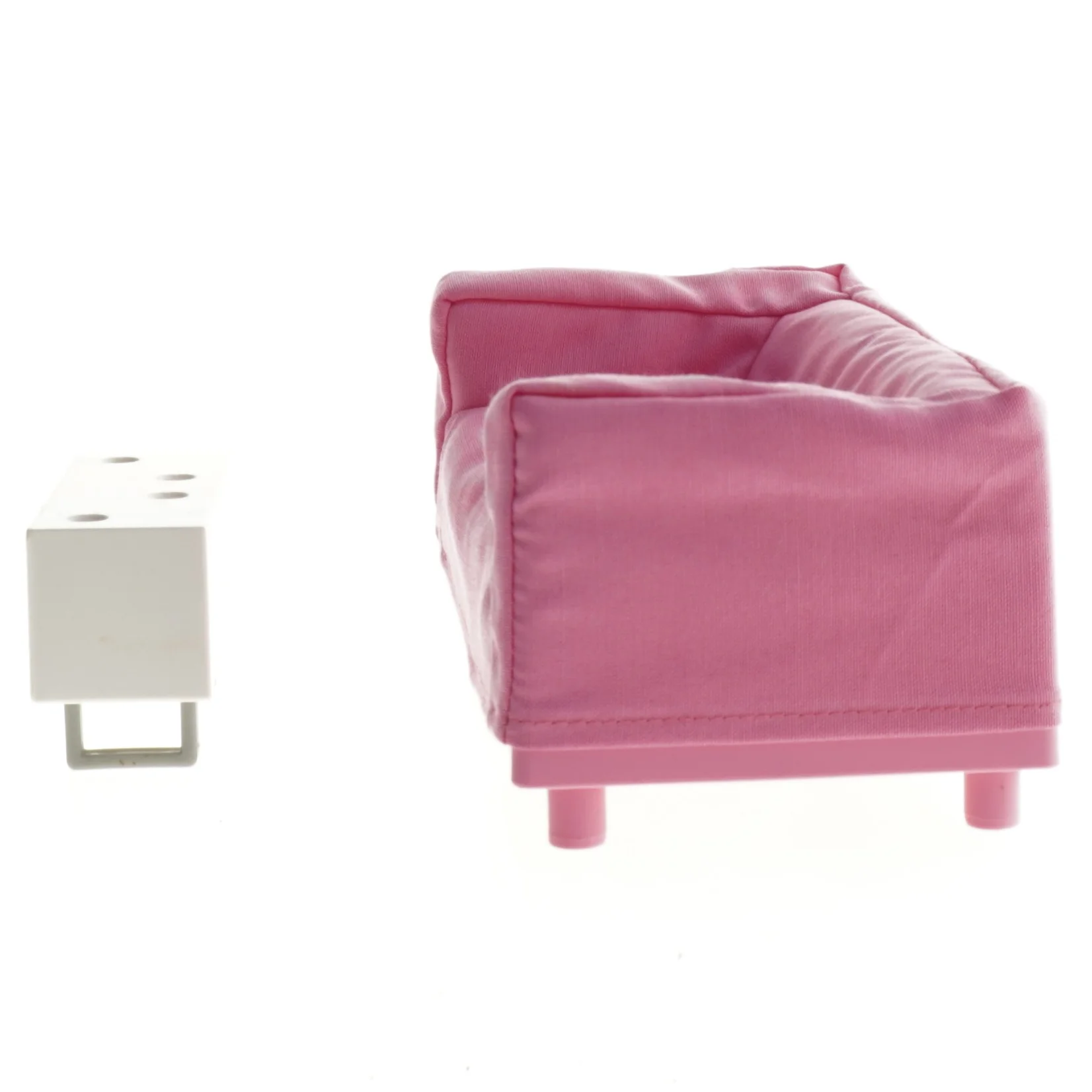 Miniature sofa og tv-møbel fra Barbie (str. Sofa, 22 x 11 cm. bor. 11 x 4,5 cm)