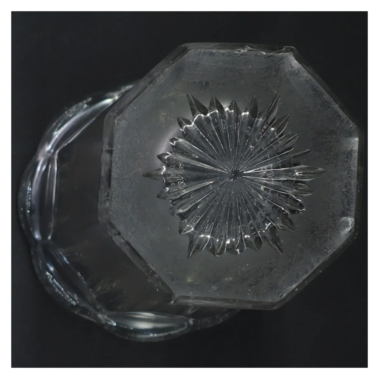 Gammel Glasvase (str. 22 cm)