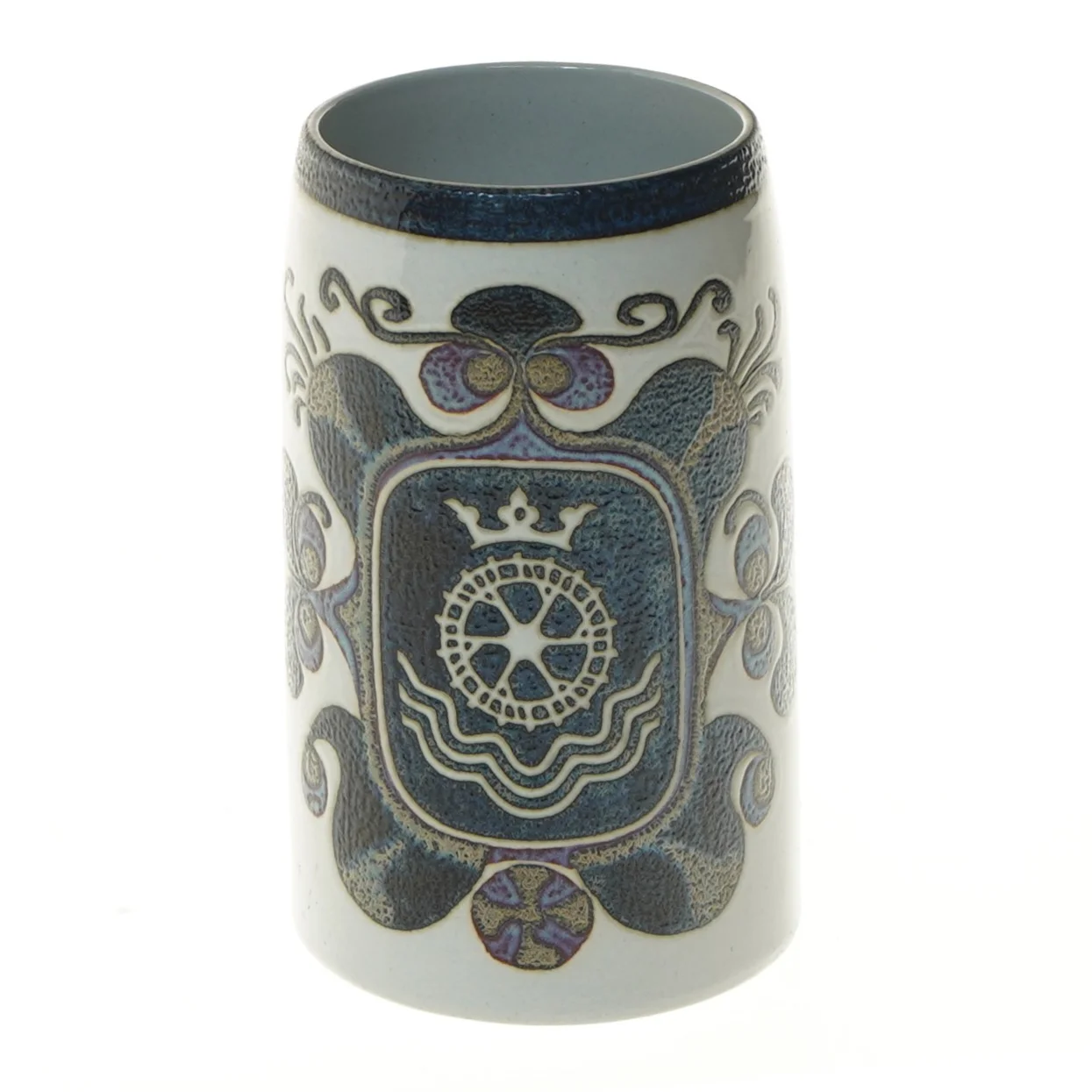 Krus med våbenskjold fra Royal Copenhagen (str. Ø 7,5 cm længde 13,5 cm)