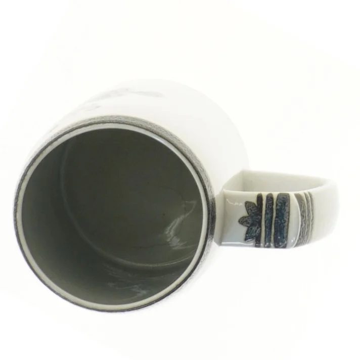 Krus med våbenskjold fra Royal Copenhagen (str. Ø 7,5 cm længde 13,5 cm)