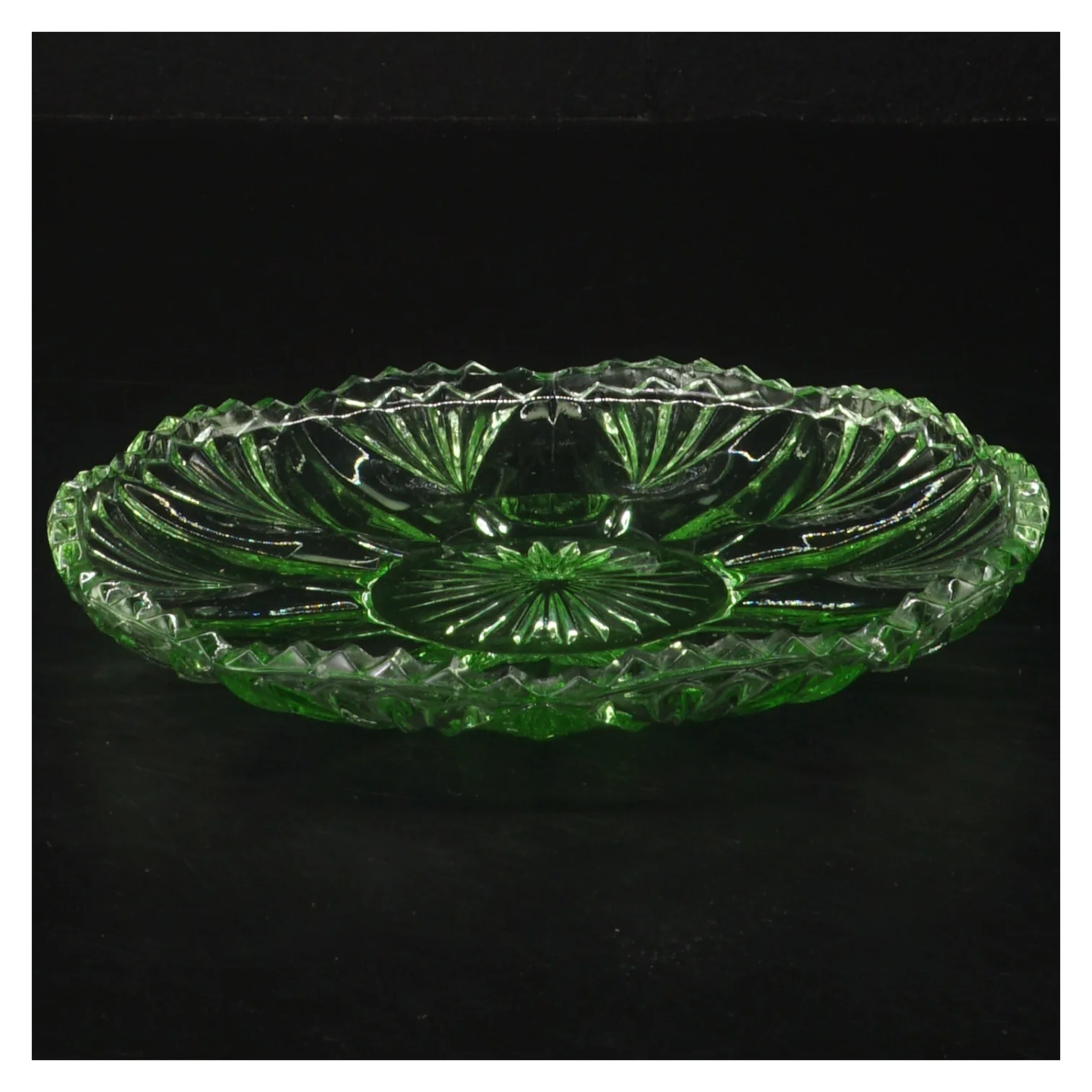 Grøn glas asiet (str. Ø 16 cm)